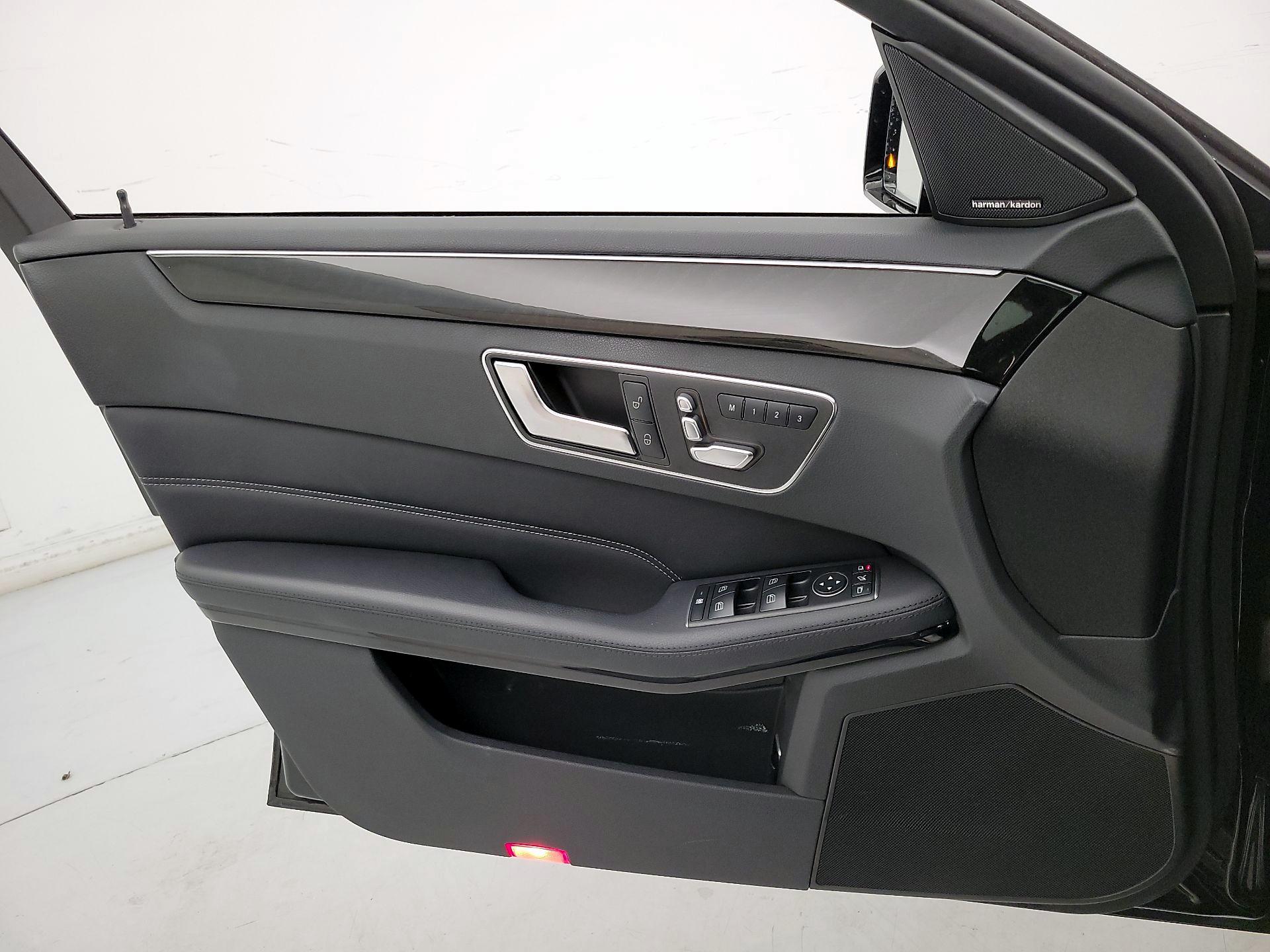 Thumbnail: 2016 Mercedes-Benz E-Class - 12