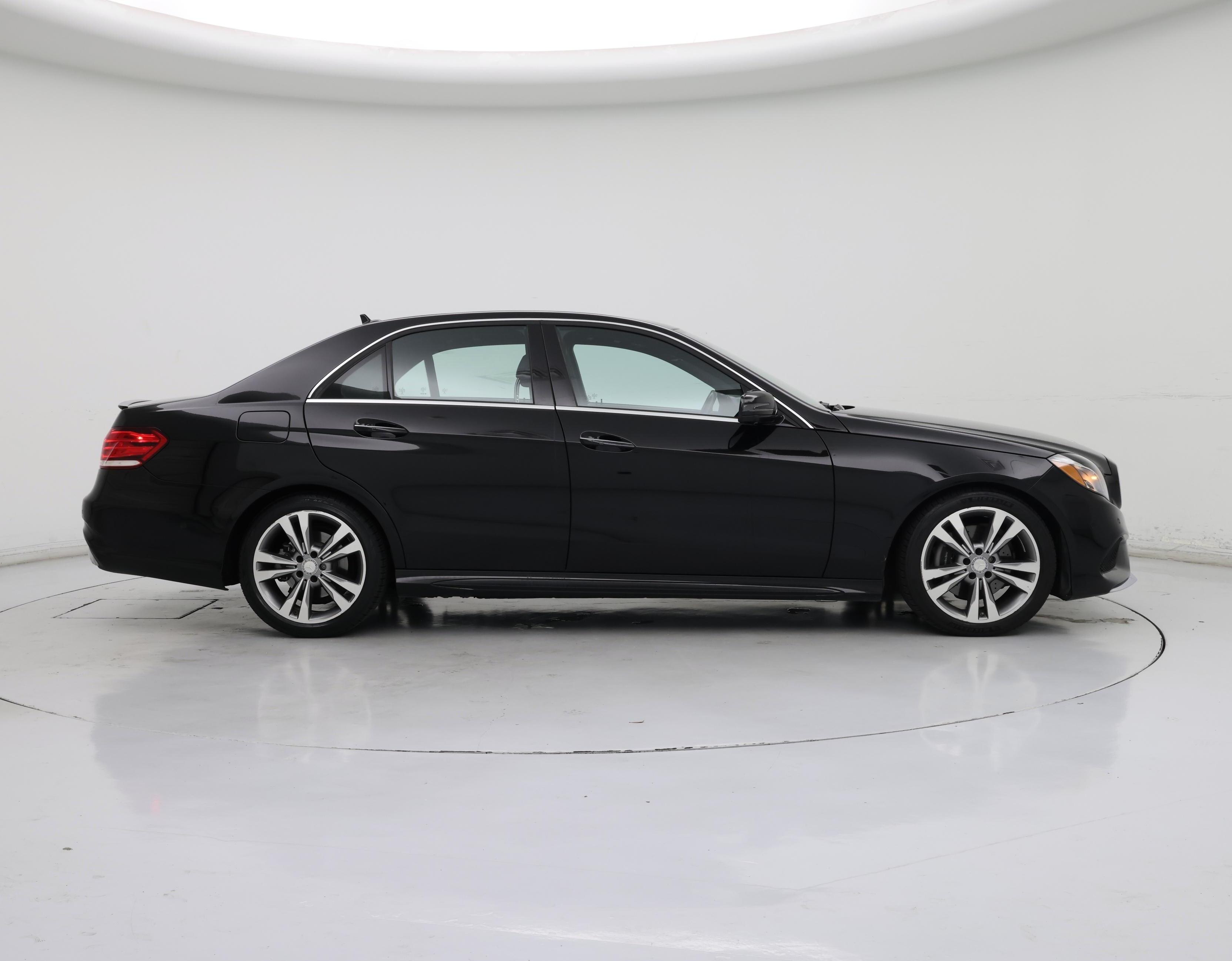Thumbnail: 2016 Mercedes-Benz E-Class - 7