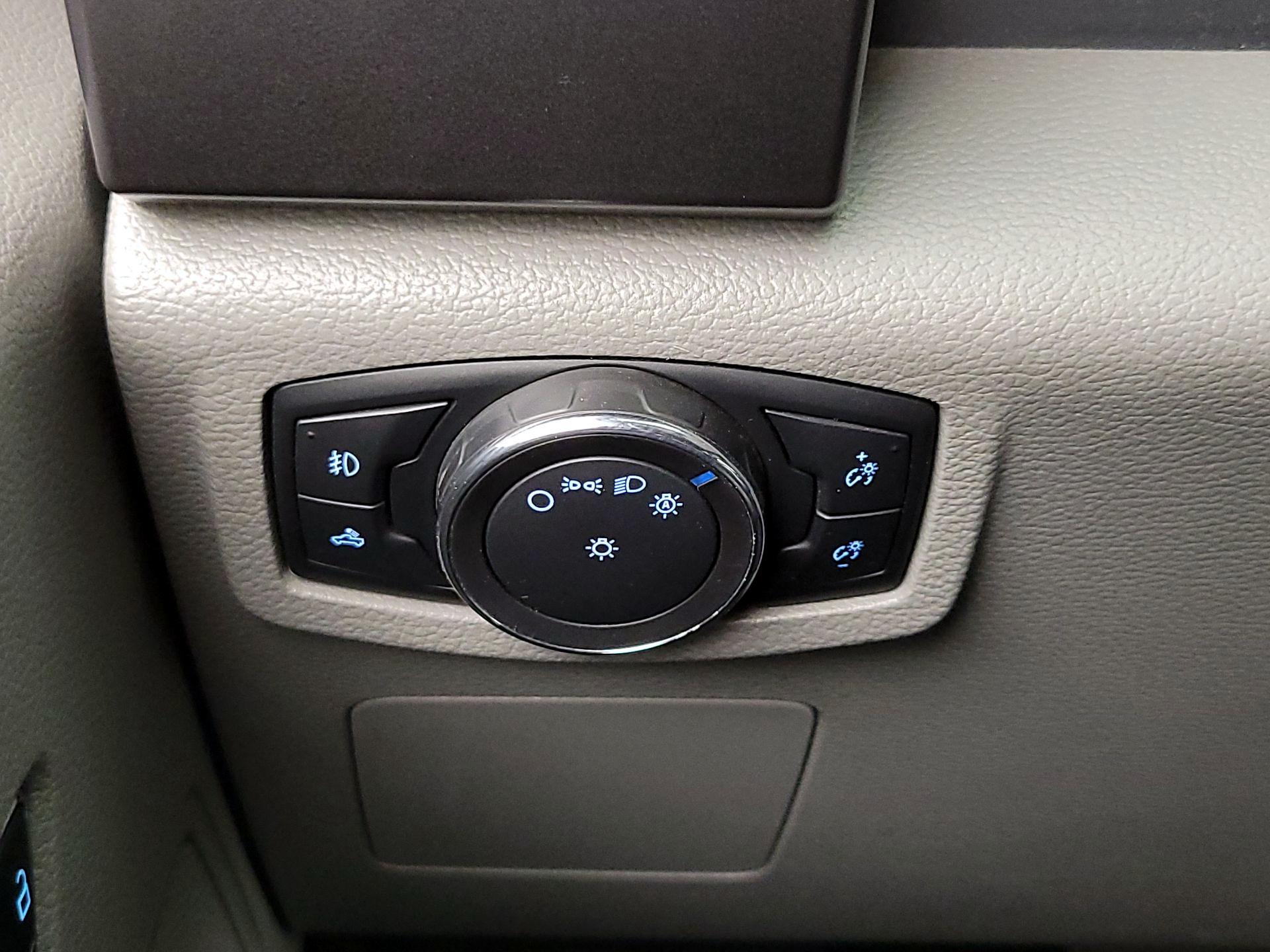 Thumbnail: 2016 Ford F-150 - 13