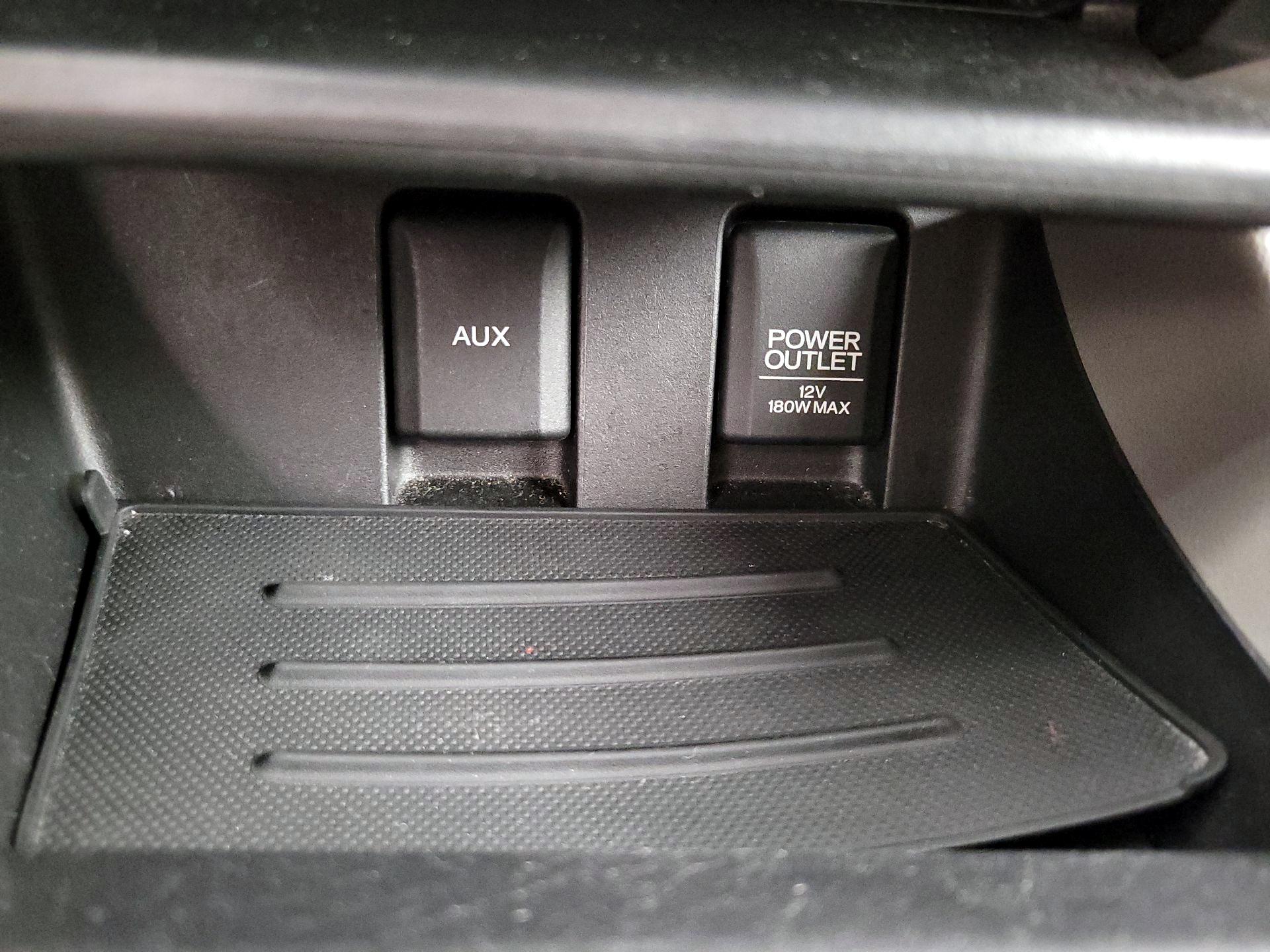 Thumbnail: 2014 Honda Civic - 18