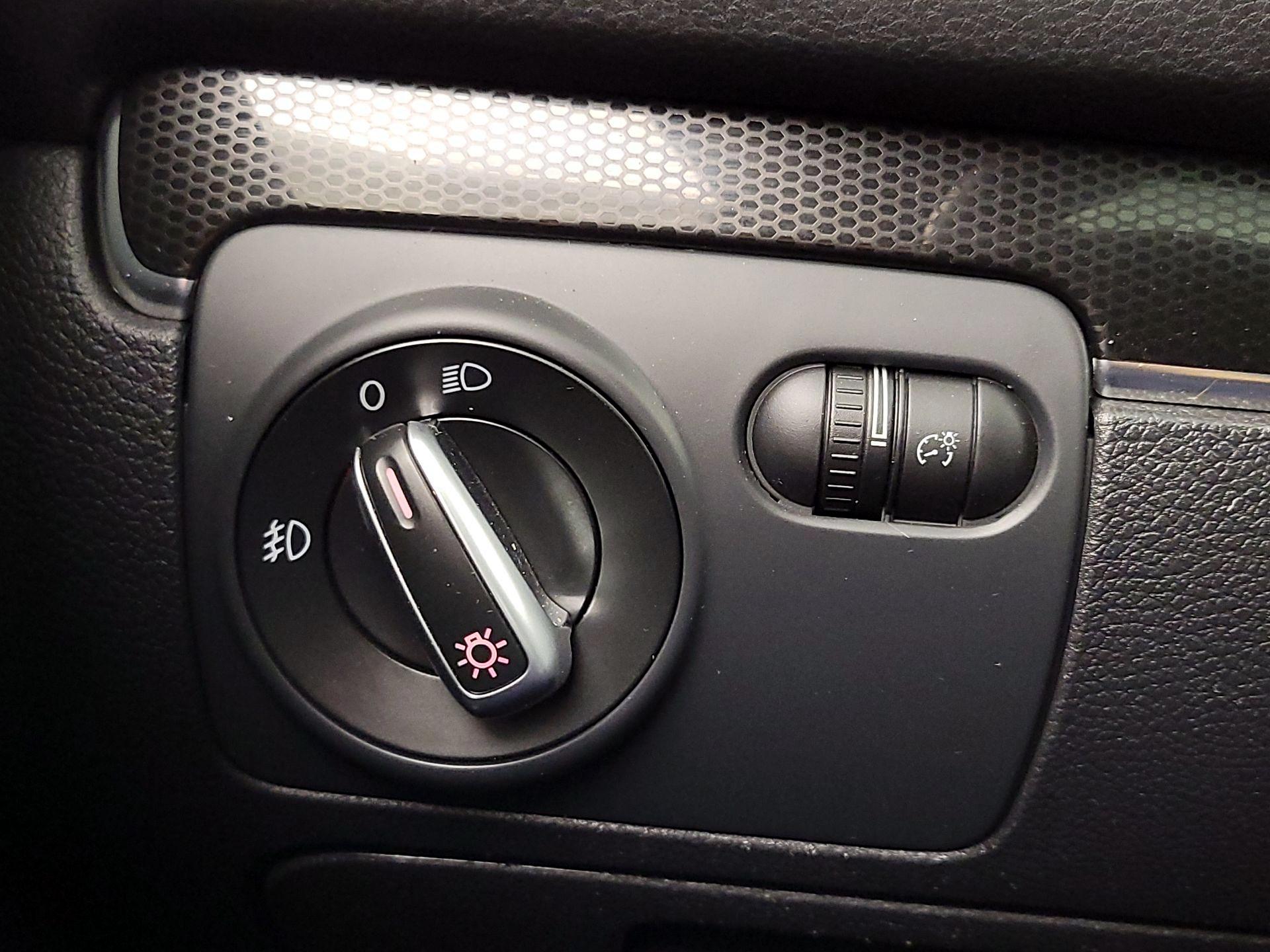 Thumbnail: 2013 Volkswagen Golf - 13