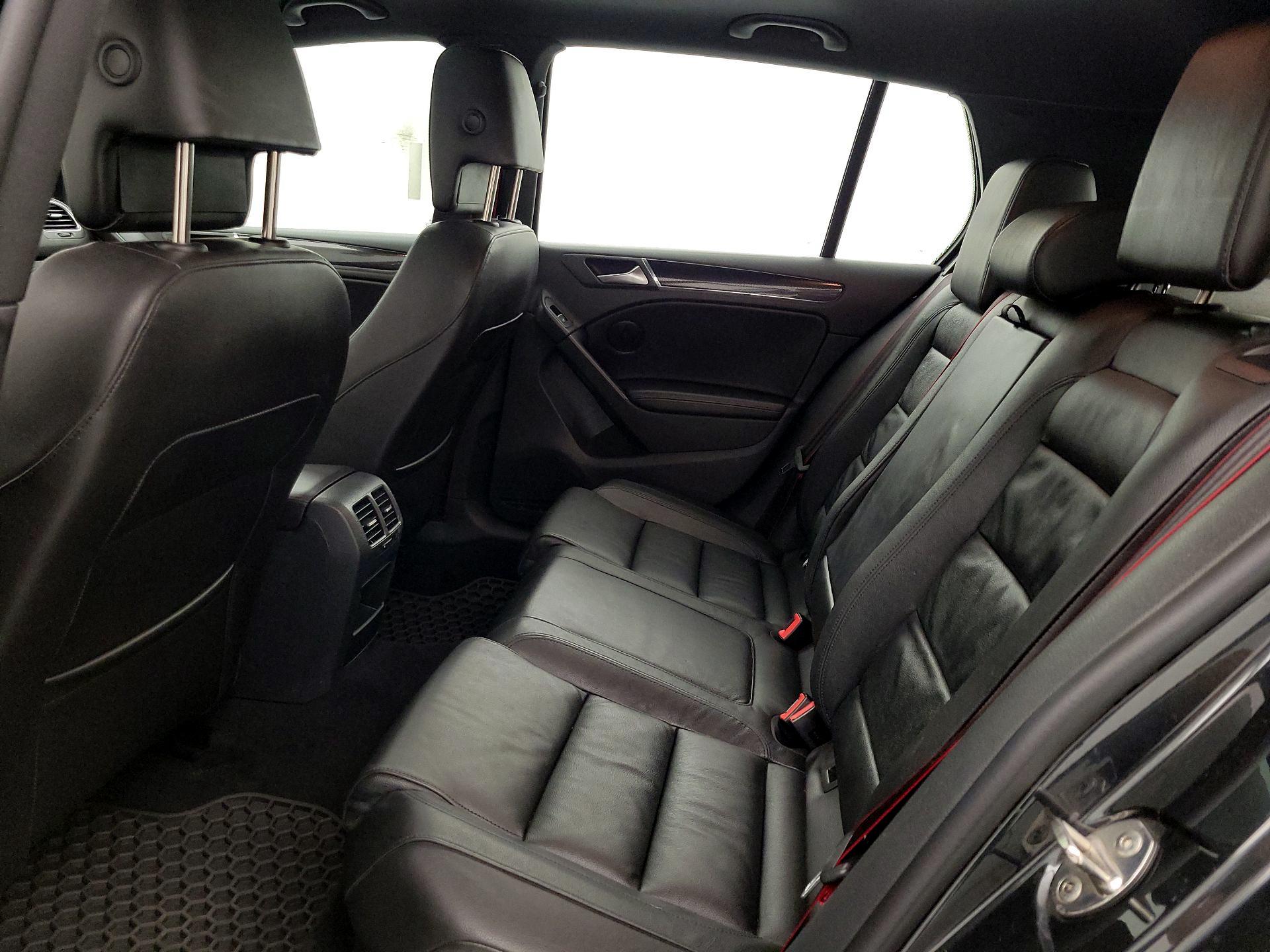 Thumbnail: 2013 Volkswagen Golf - 20