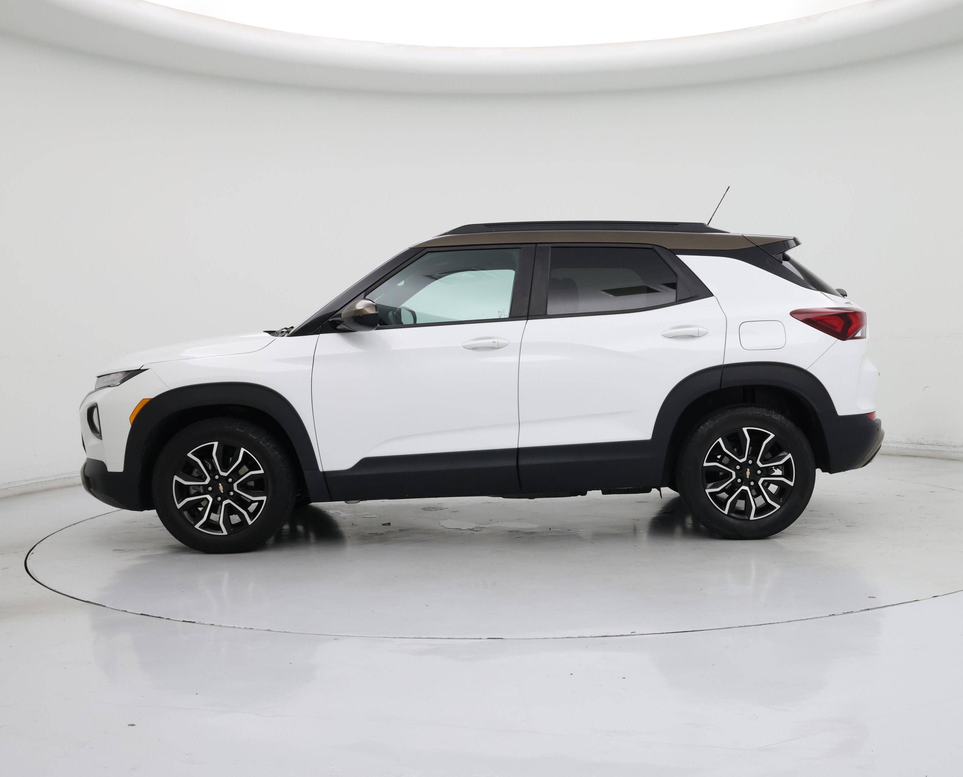 Thumbnail: 2021 Chevrolet TrailBlazer - 3