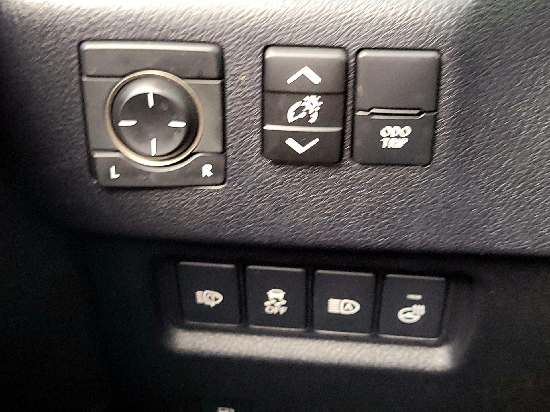 Thumbnail: 2021 Lexus GX - 13