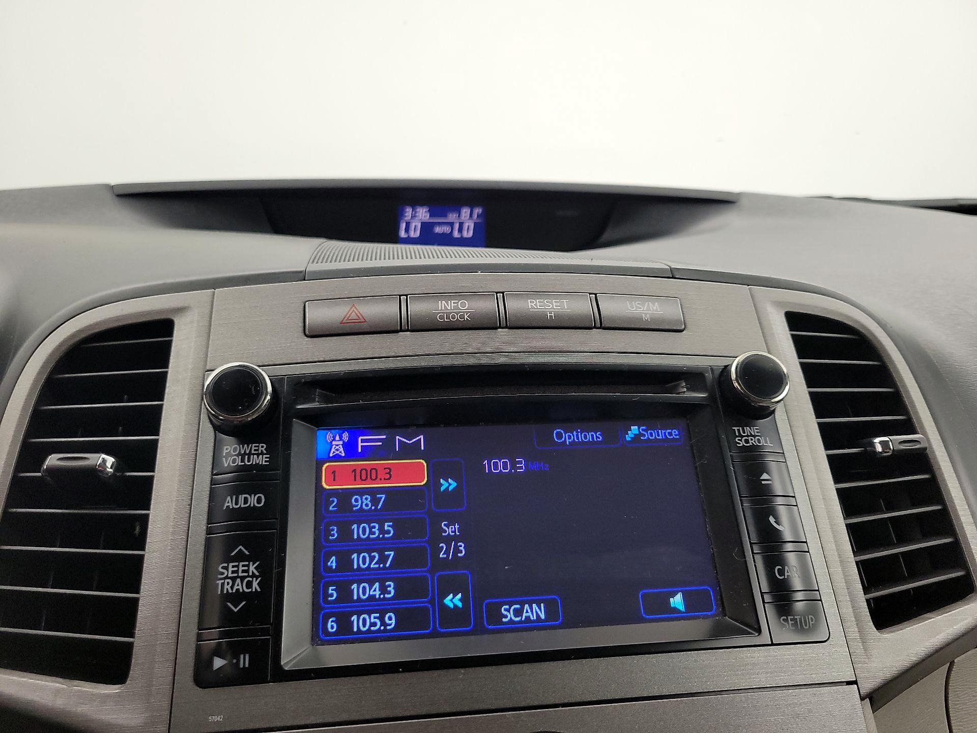 Thumbnail: 2013 Toyota Venza - 15