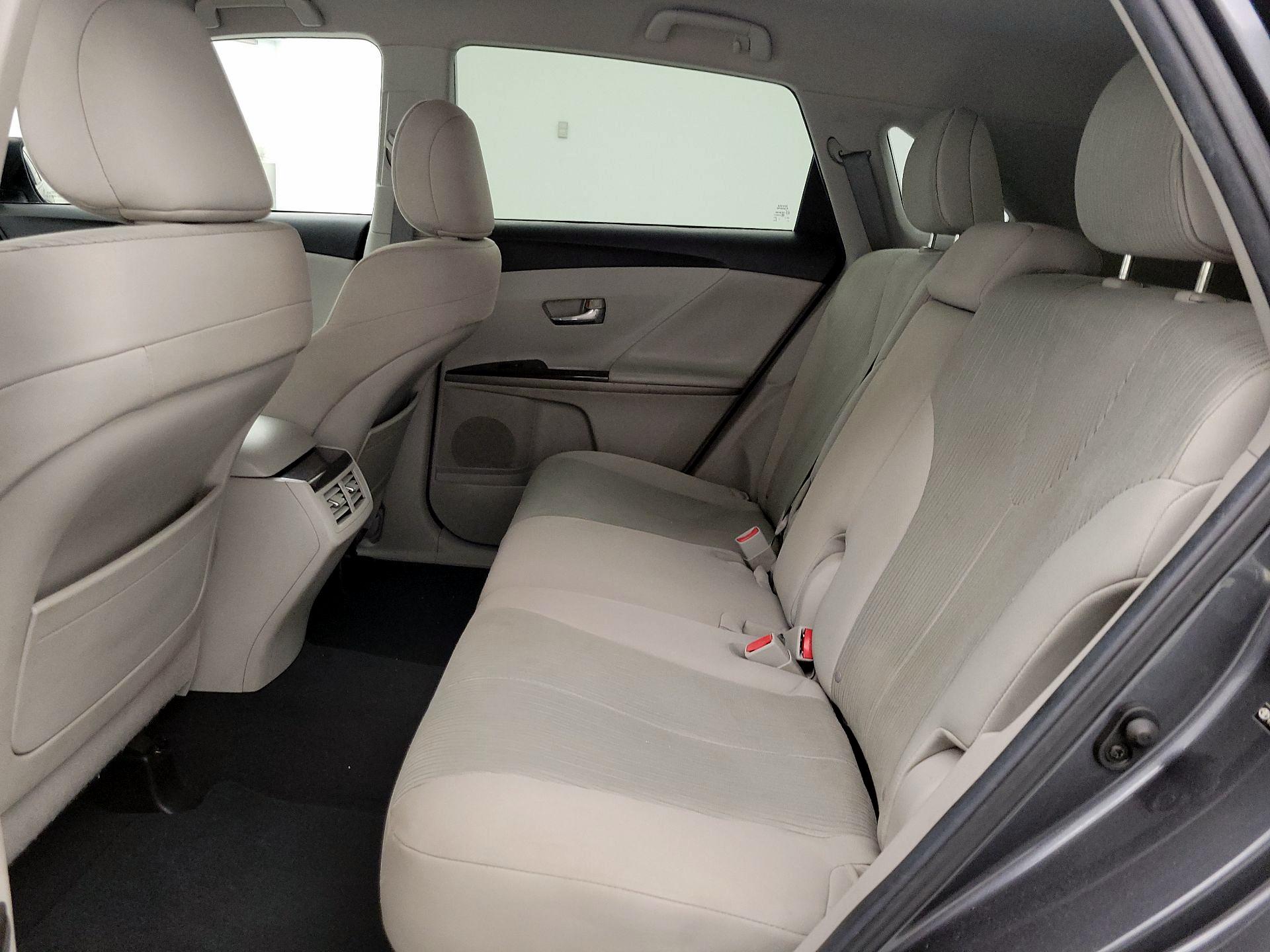 Thumbnail: 2013 Toyota Venza - 19