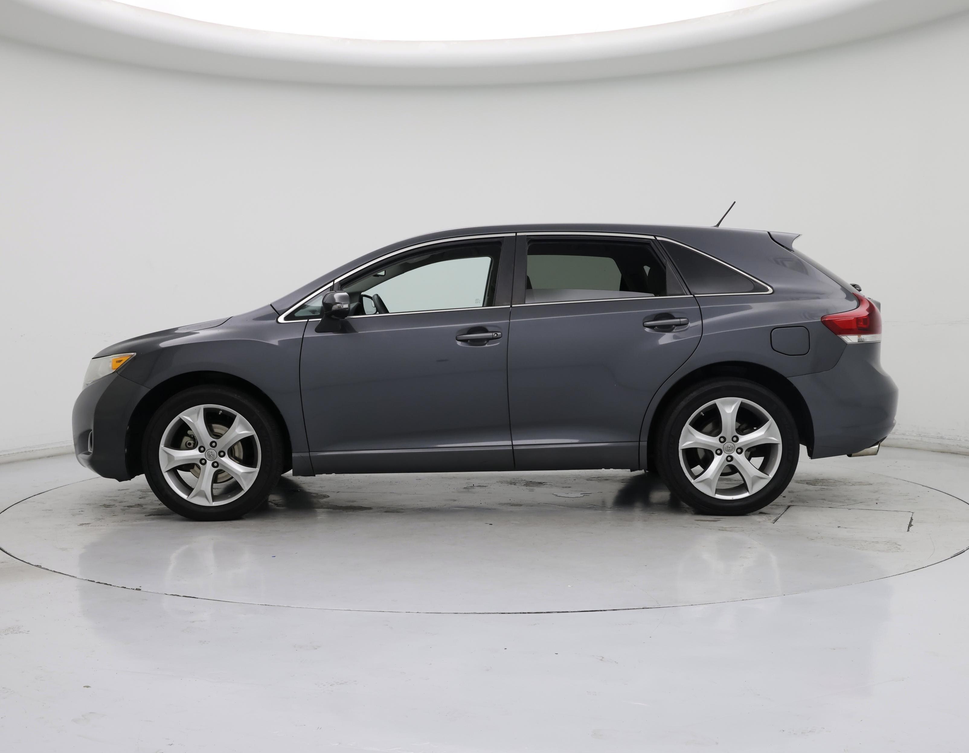Thumbnail: 2013 Toyota Venza - 3