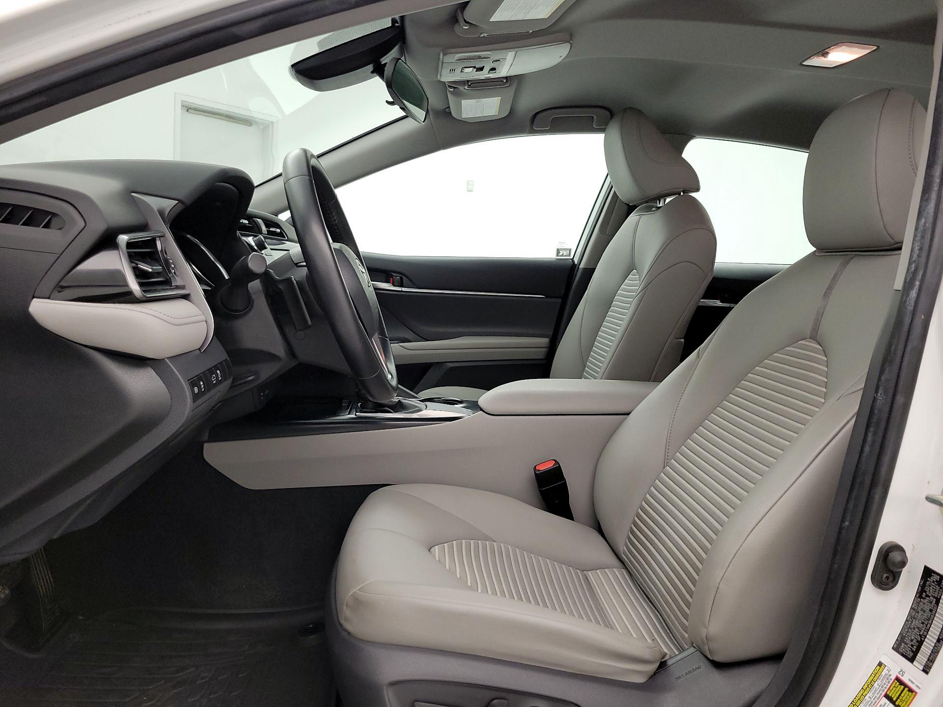 Thumbnail: 2019 Toyota Camry - 11