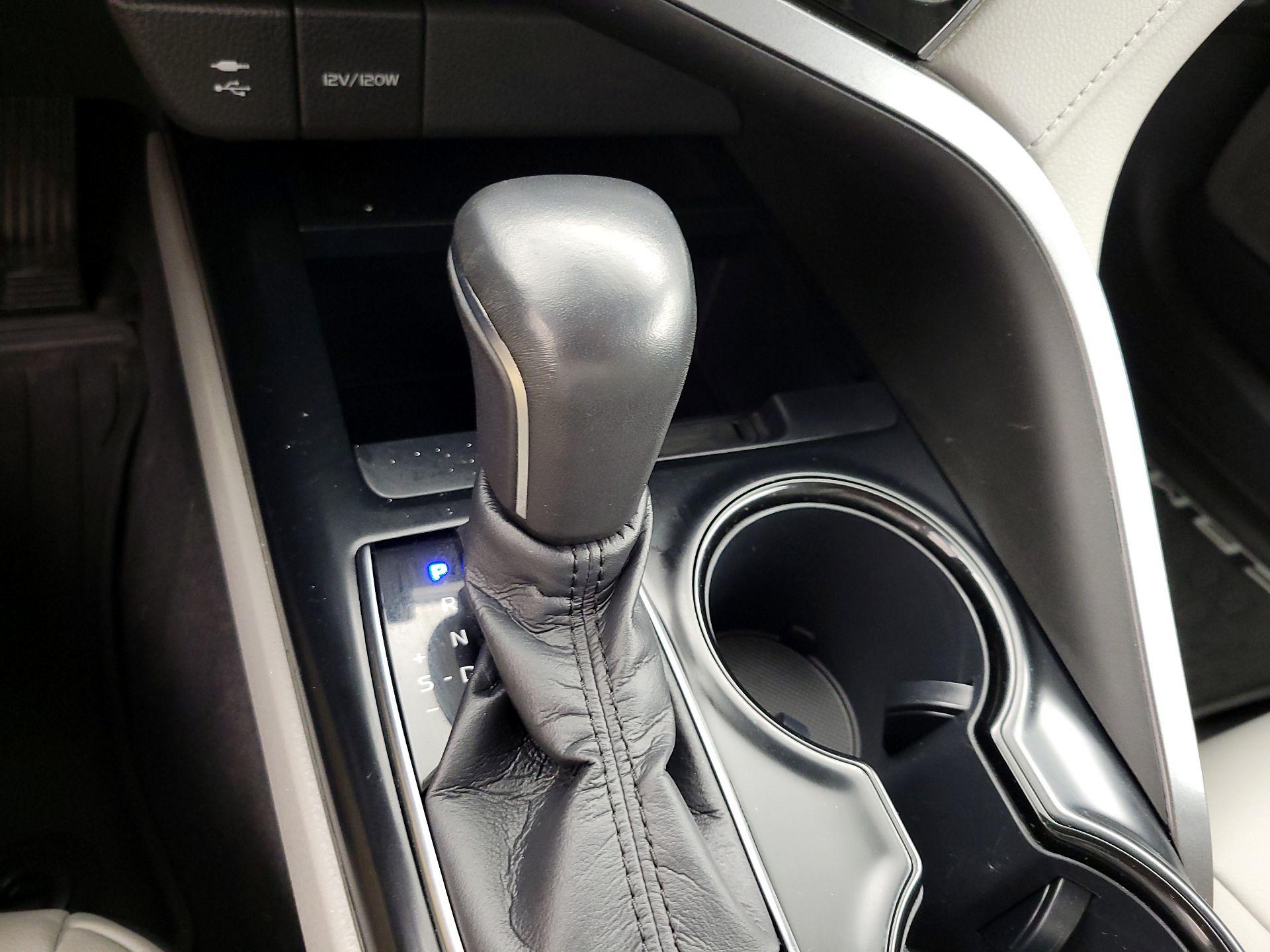 Thumbnail: 2019 Toyota Camry - 17