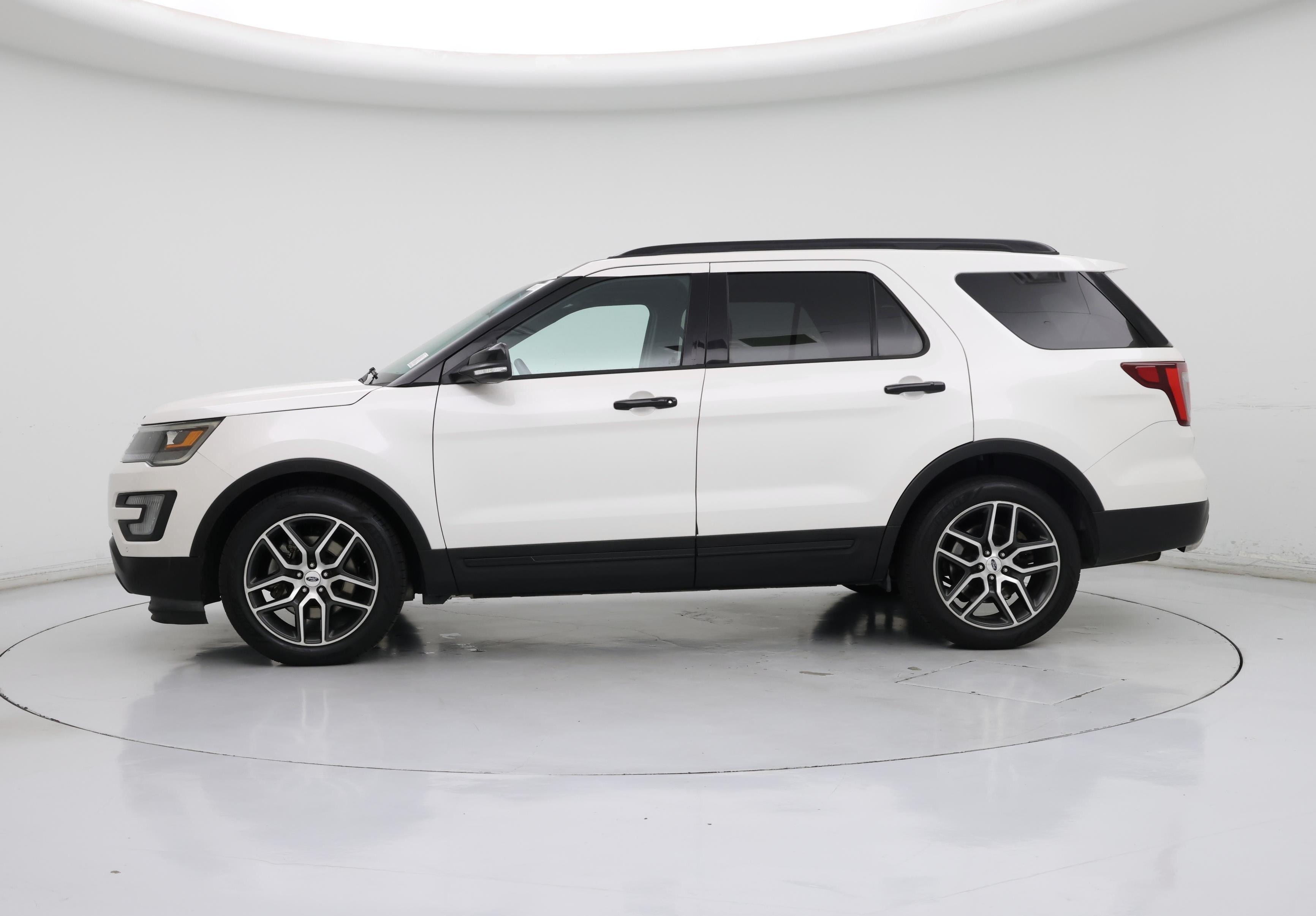 Thumbnail: 2017 Ford Explorer - 3