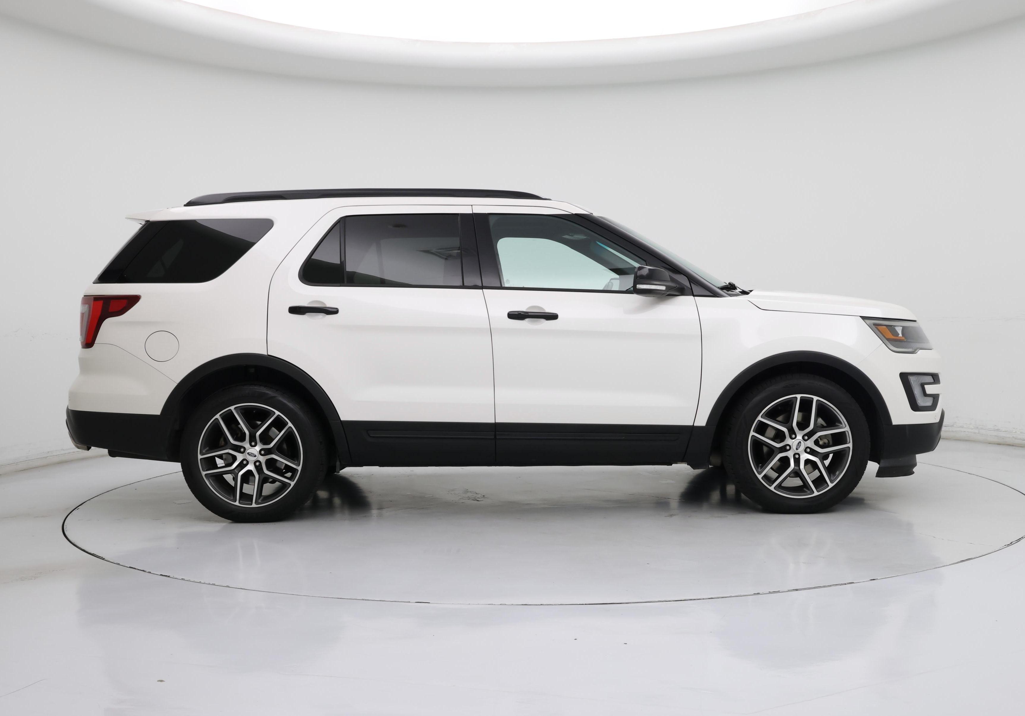 Thumbnail: 2017 Ford Explorer - 7