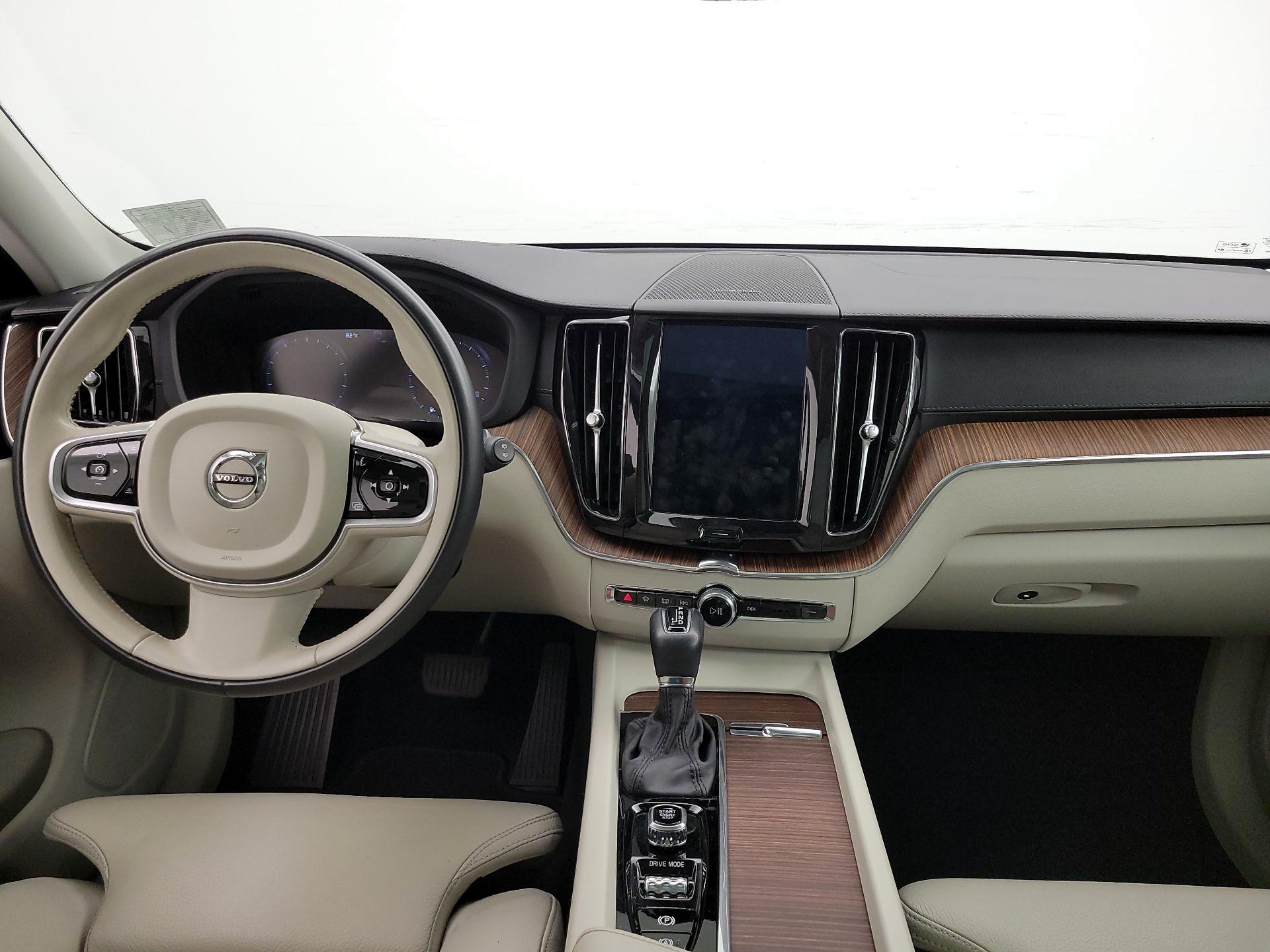 Thumbnail: 2020 Volvo XC60 - 9