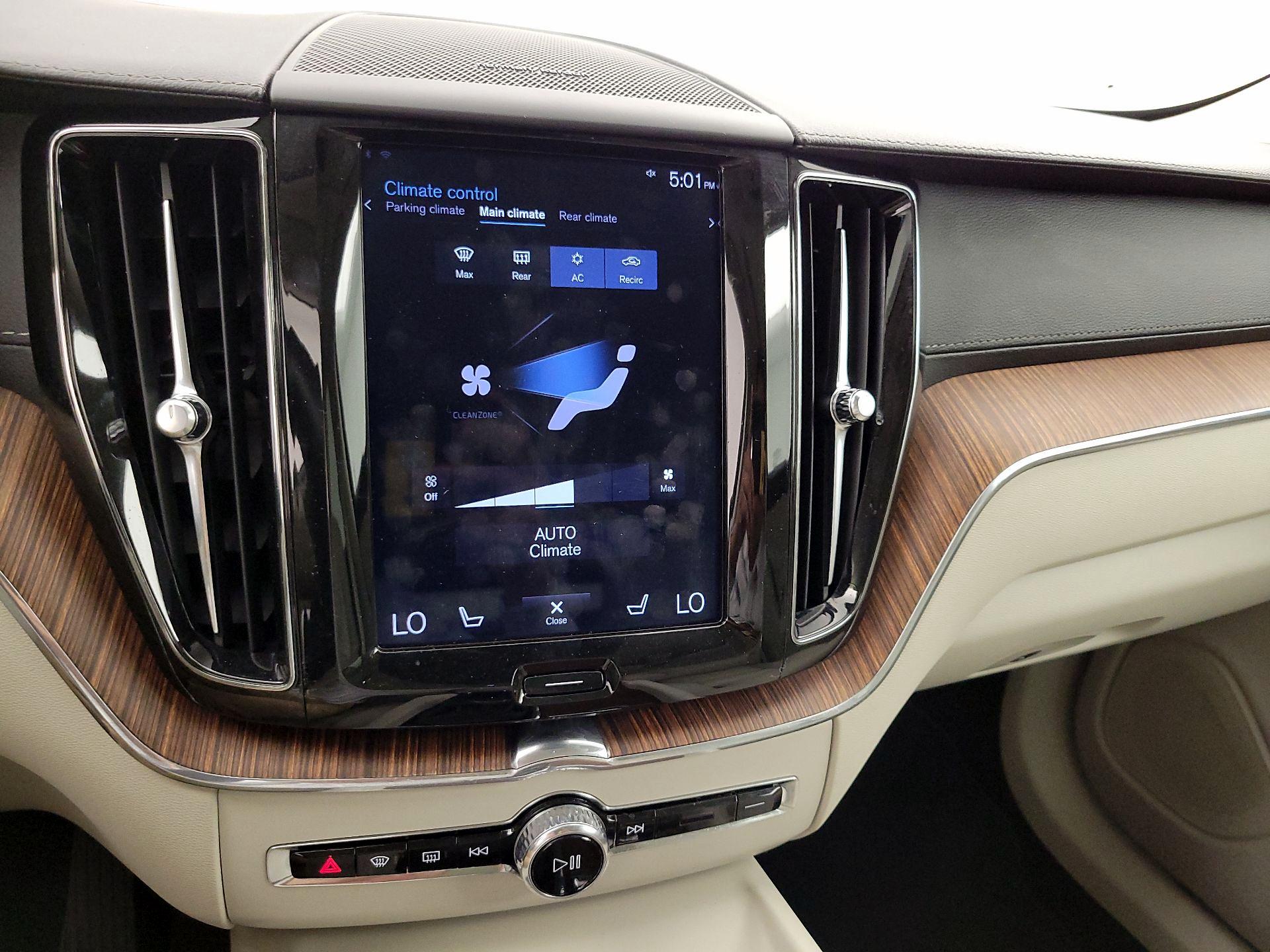 Thumbnail: 2020 Volvo XC60 - 17