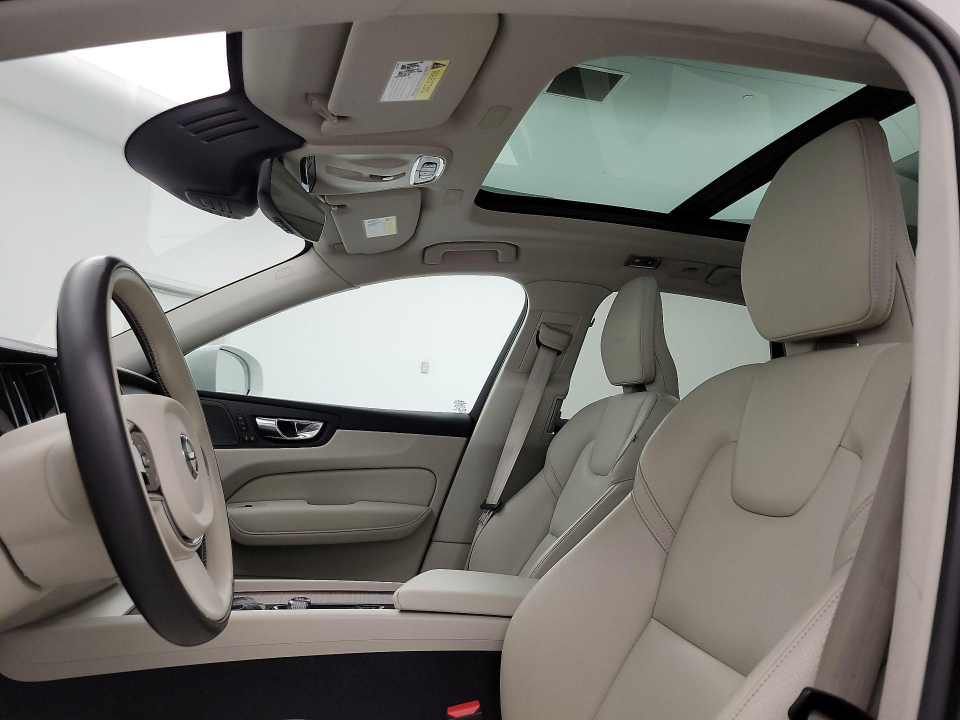 Thumbnail: 2020 Volvo XC60 - 20