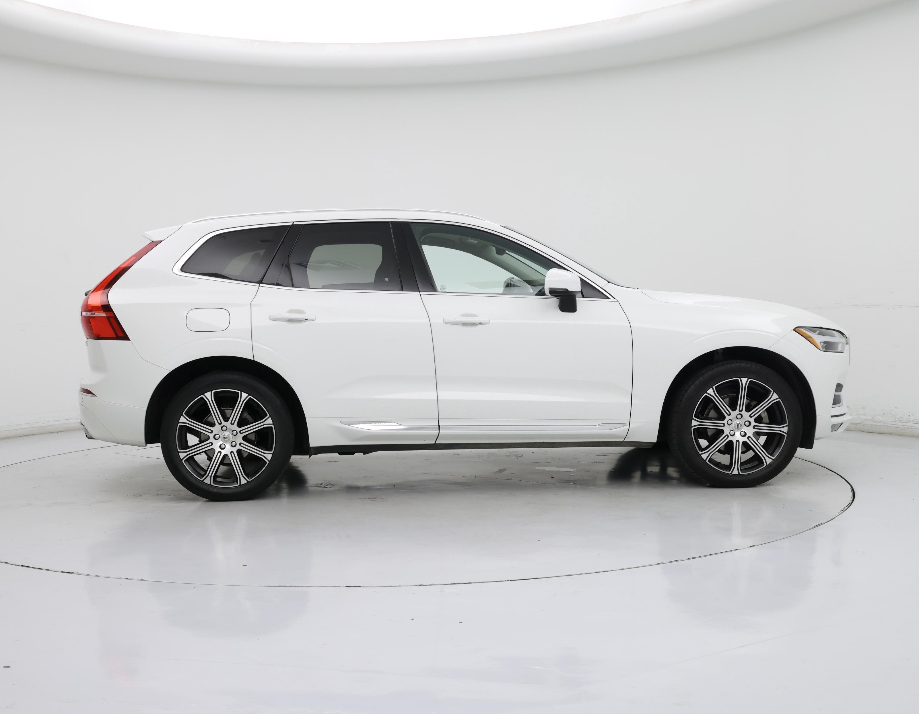 Thumbnail: 2020 Volvo XC60 - 7