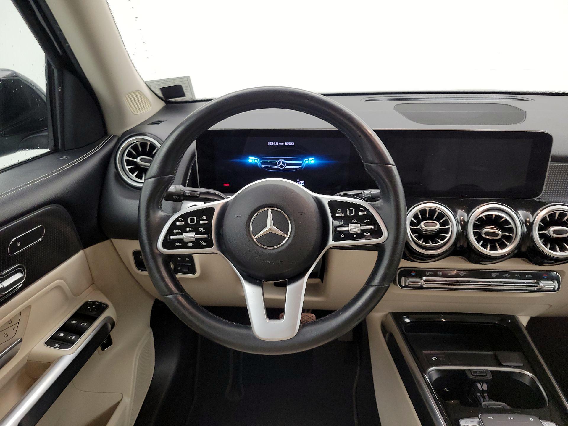 Thumbnail: 2020 Mercedes-Benz GLB - 10