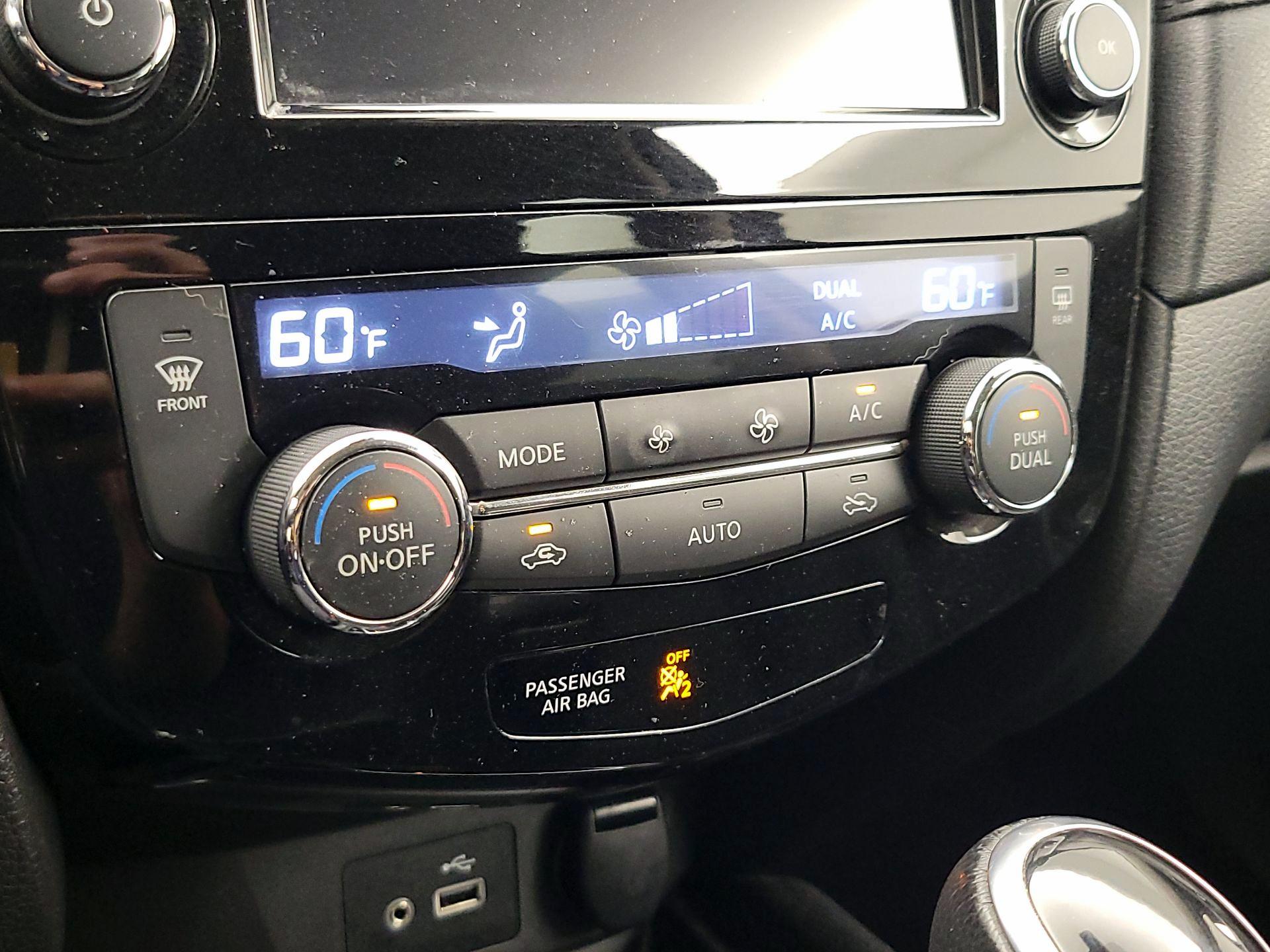 Thumbnail: 2019 Nissan Rogue - 16