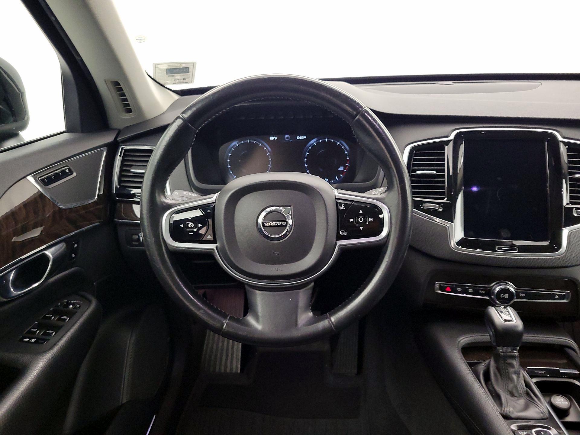 Thumbnail: 2017 Volvo XC90 - 10