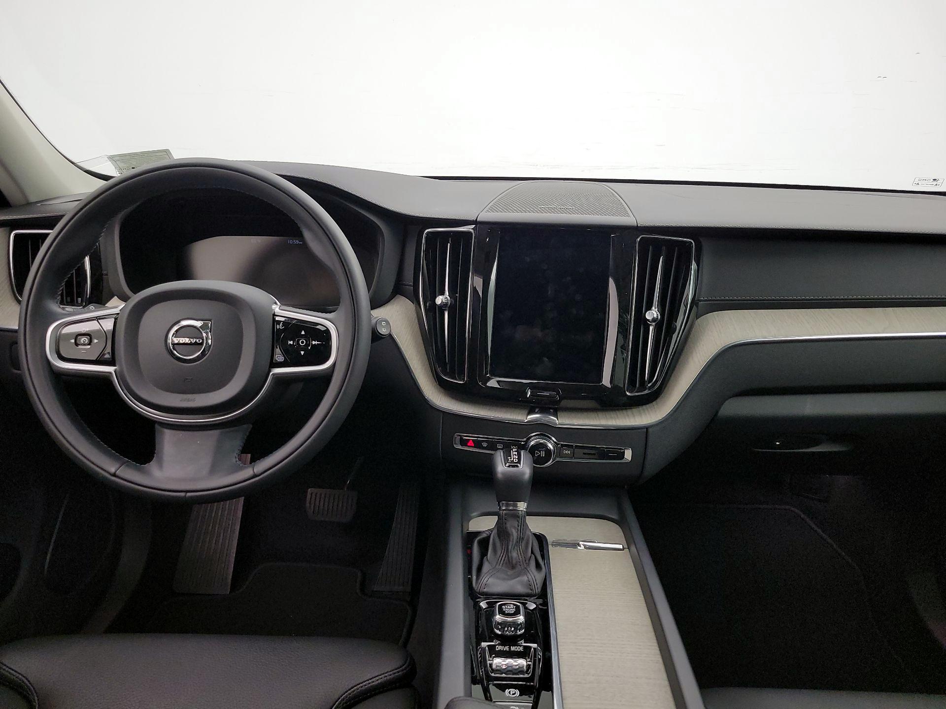 Thumbnail: 2020 Volvo XC60 - 9