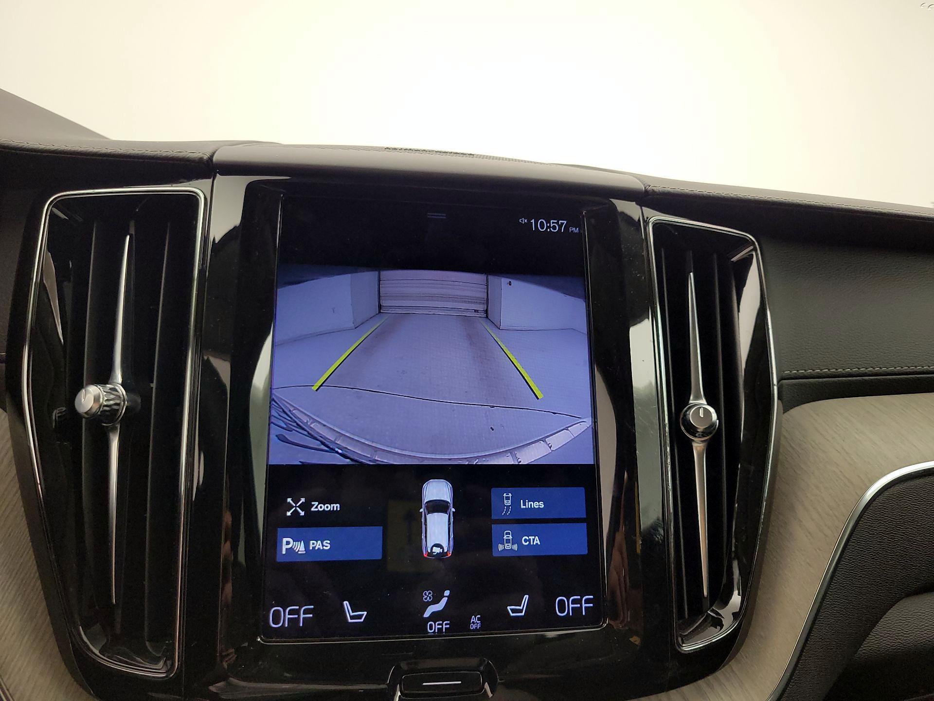 Thumbnail: 2020 Volvo XC60 - 15