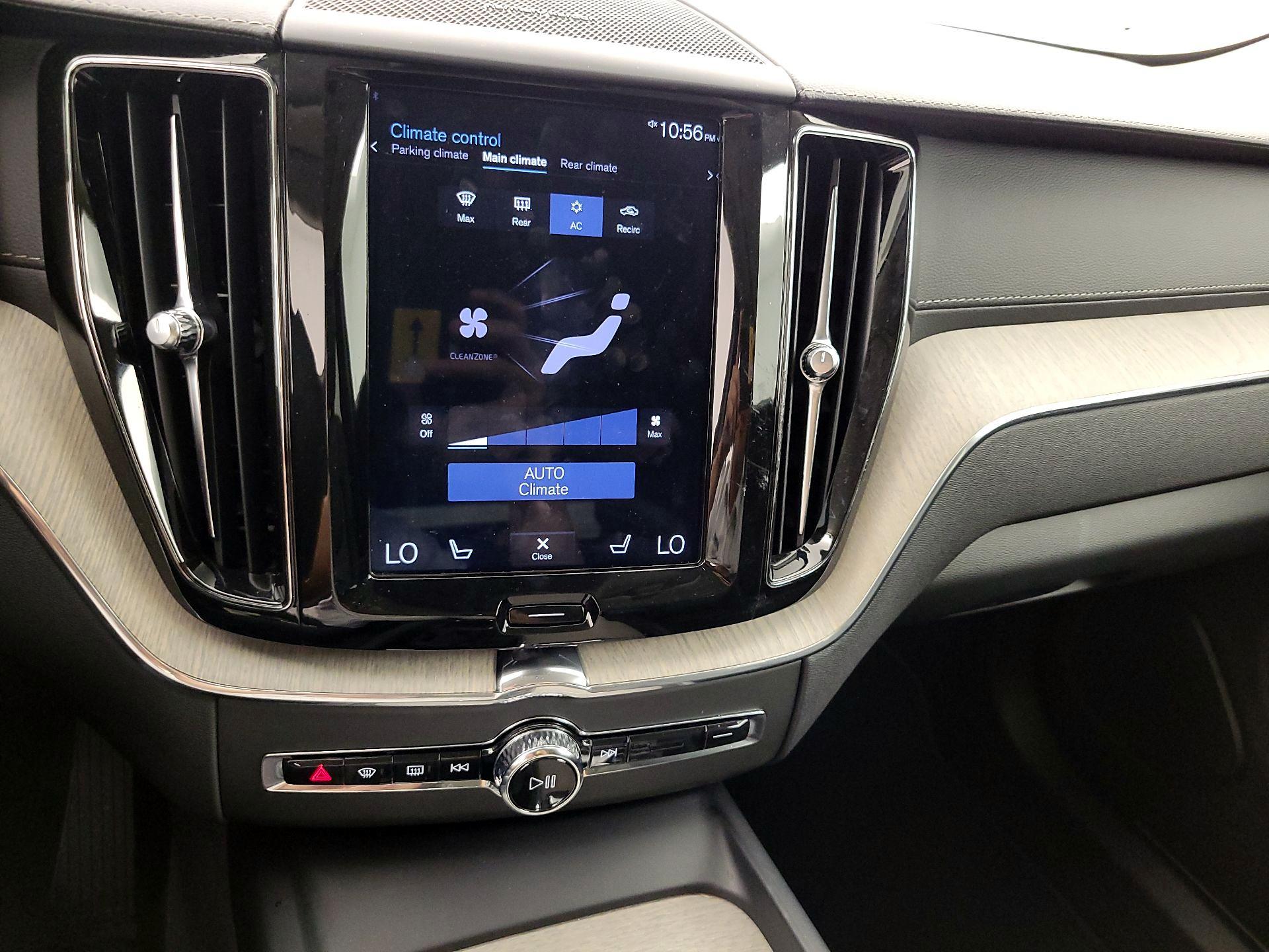 Thumbnail: 2020 Volvo XC60 - 17