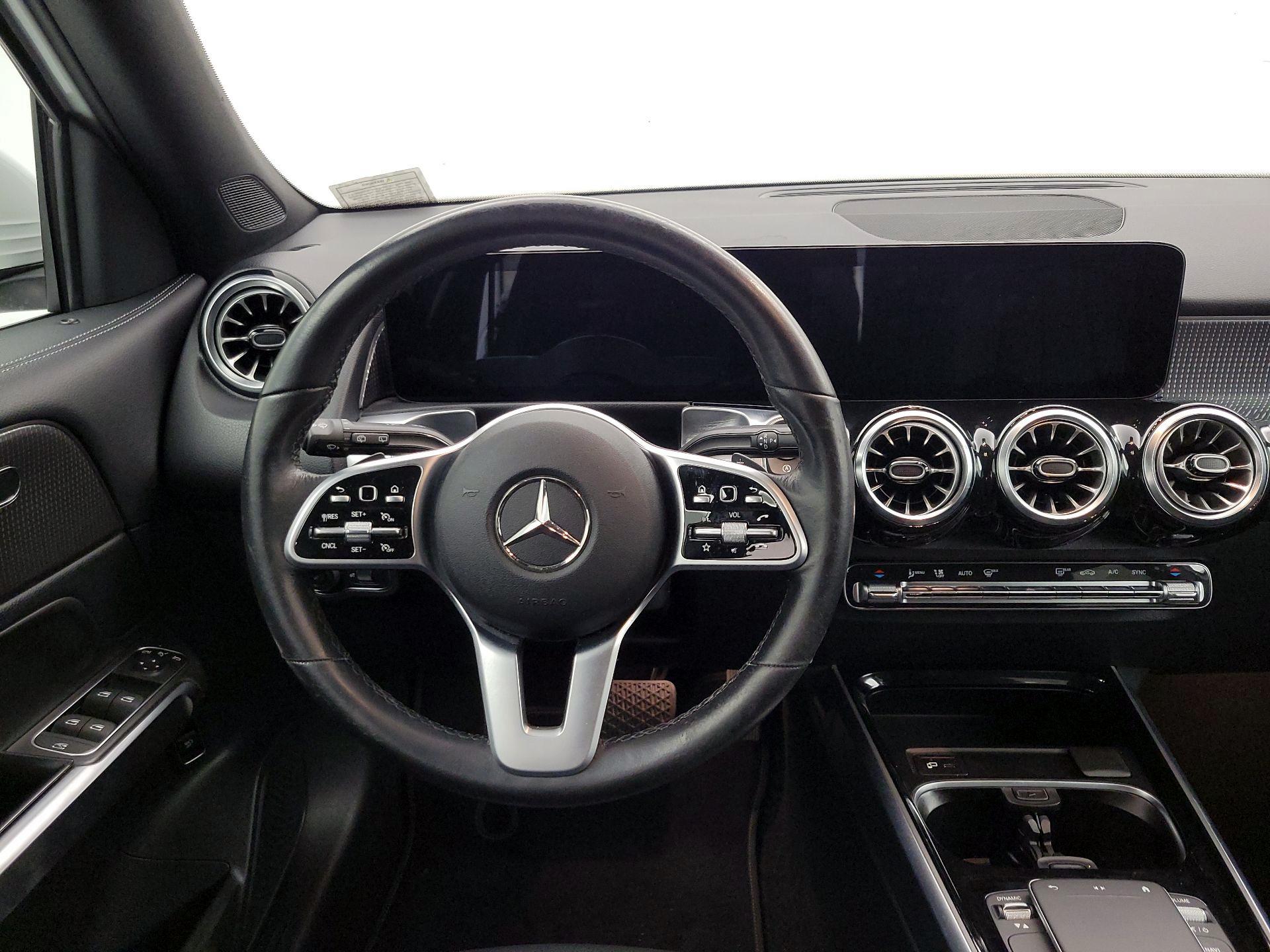 Thumbnail: 2022 Mercedes-Benz GLB - 10