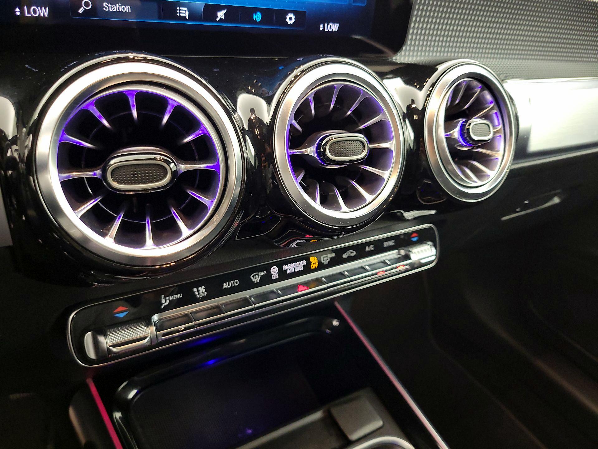 Thumbnail: 2022 Mercedes-Benz GLB - 16