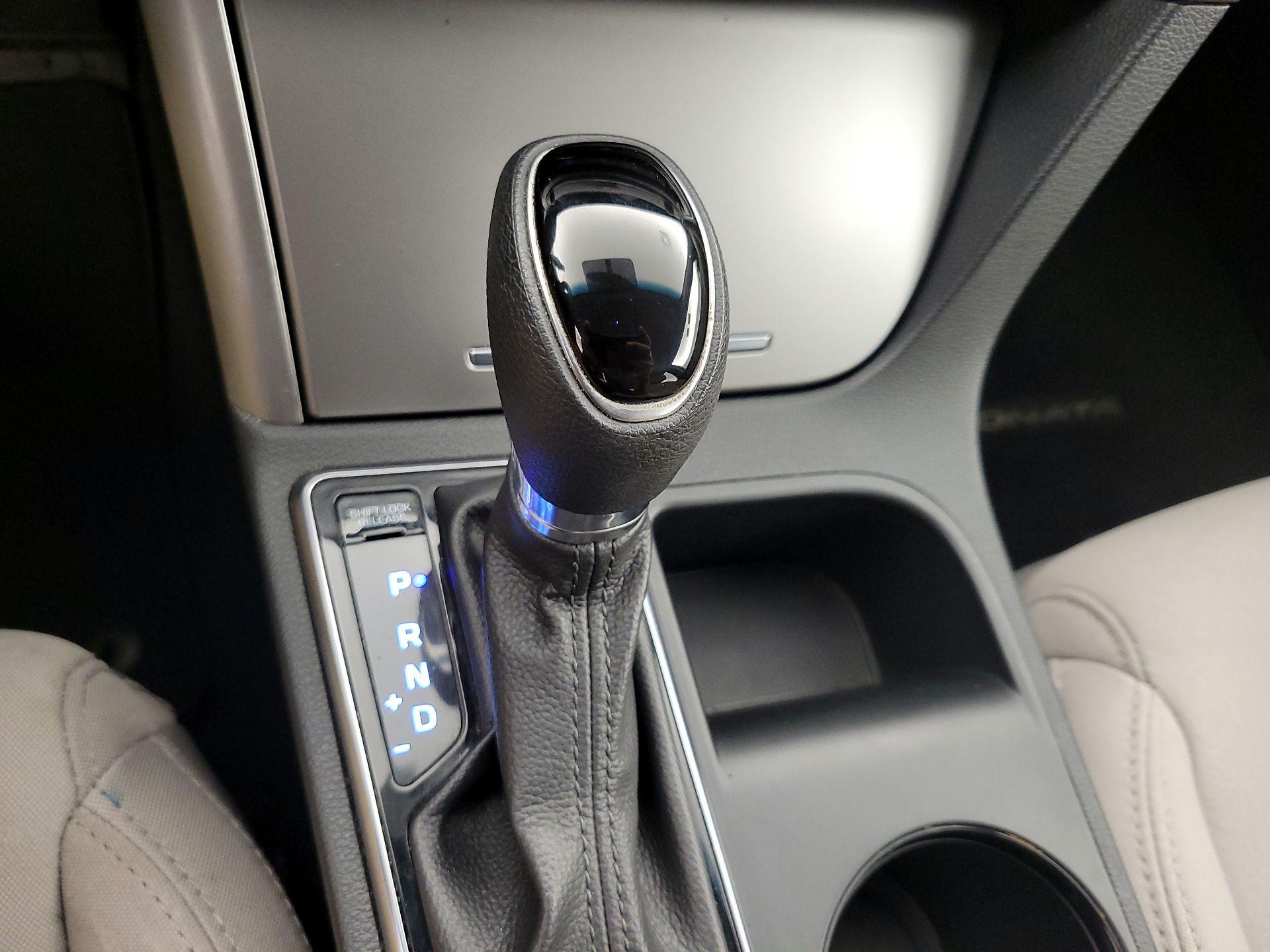 Thumbnail: 2017 Hyundai Sonata - 17