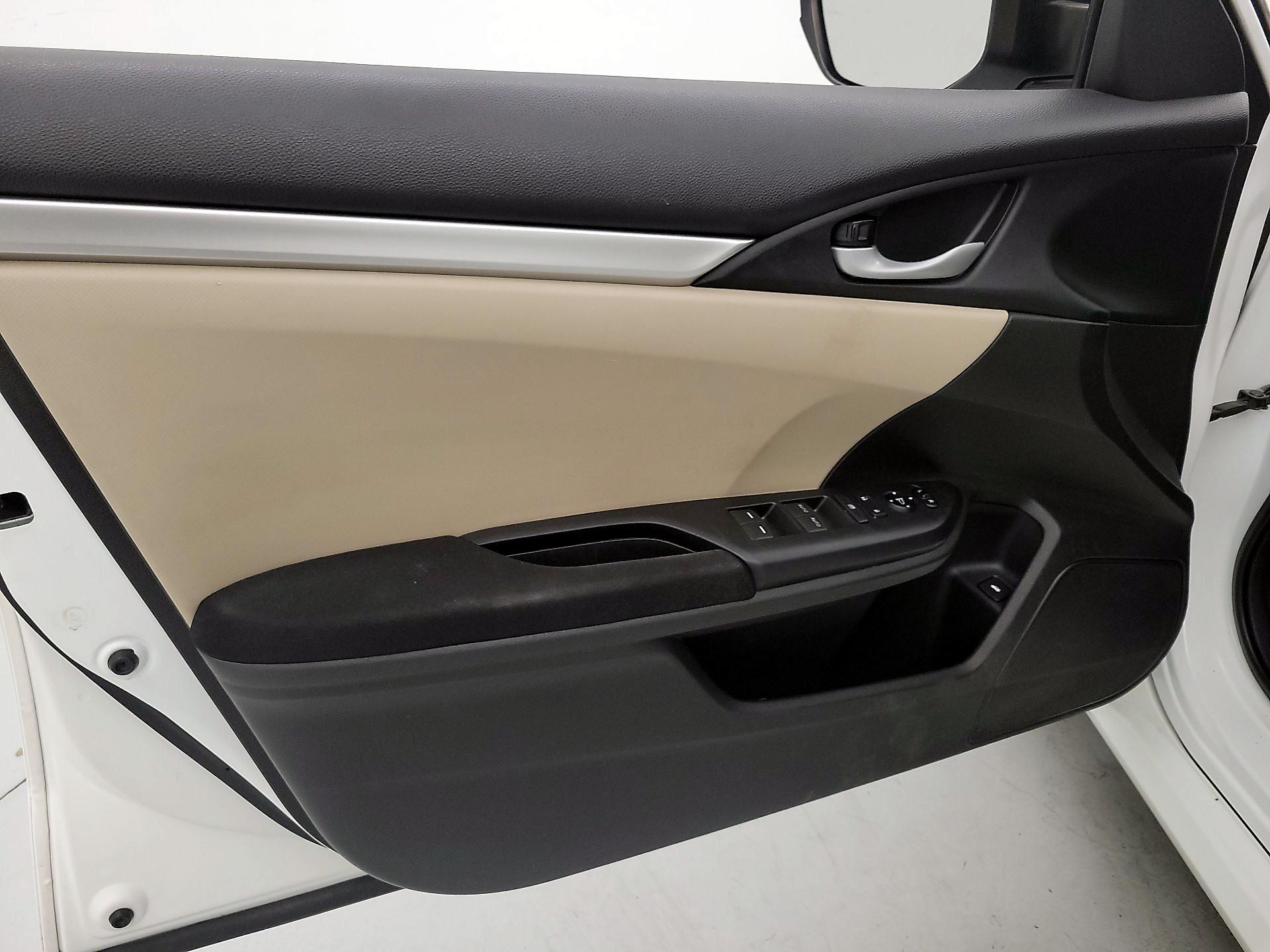 Thumbnail: 2017 Honda Civic - 12