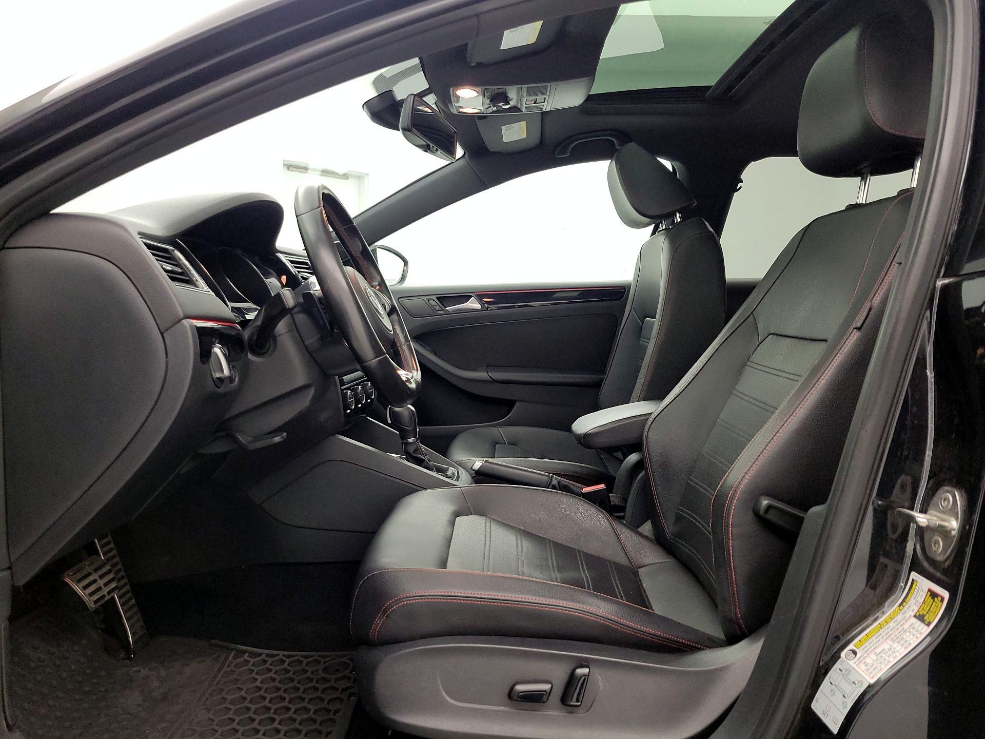 Thumbnail: 2016 Volkswagen Jetta - 11