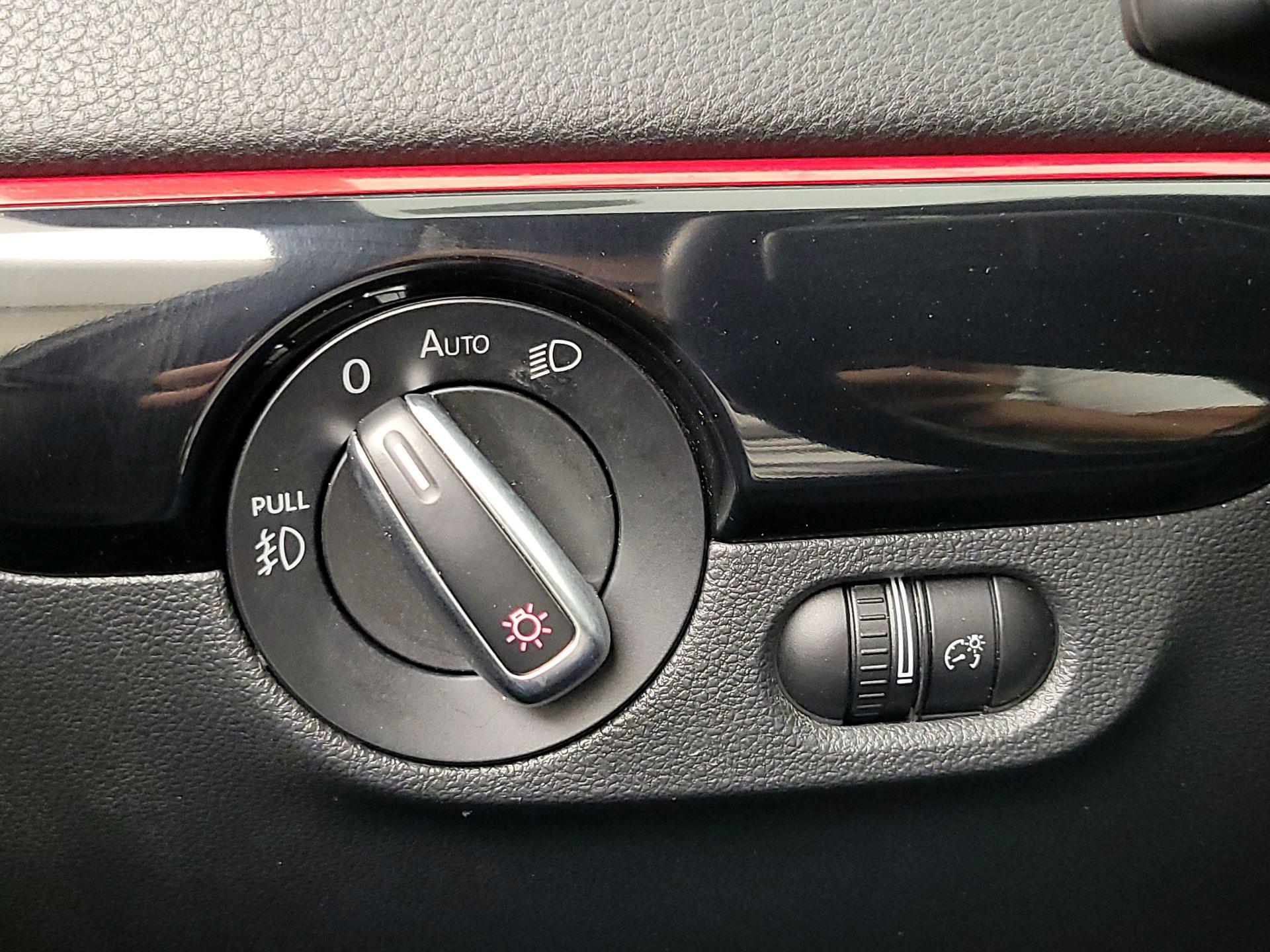 Thumbnail: 2016 Volkswagen Jetta - 13