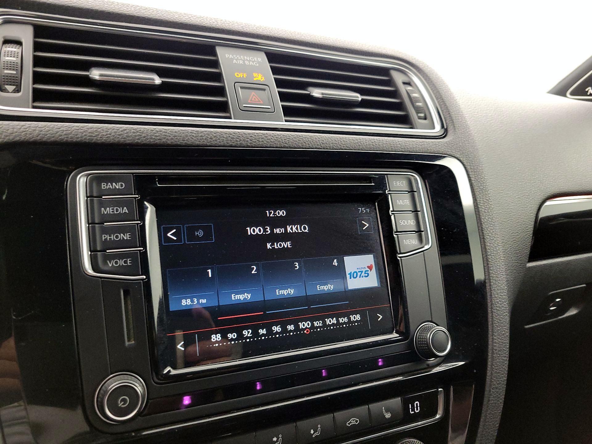 Thumbnail: 2016 Volkswagen Jetta - 15