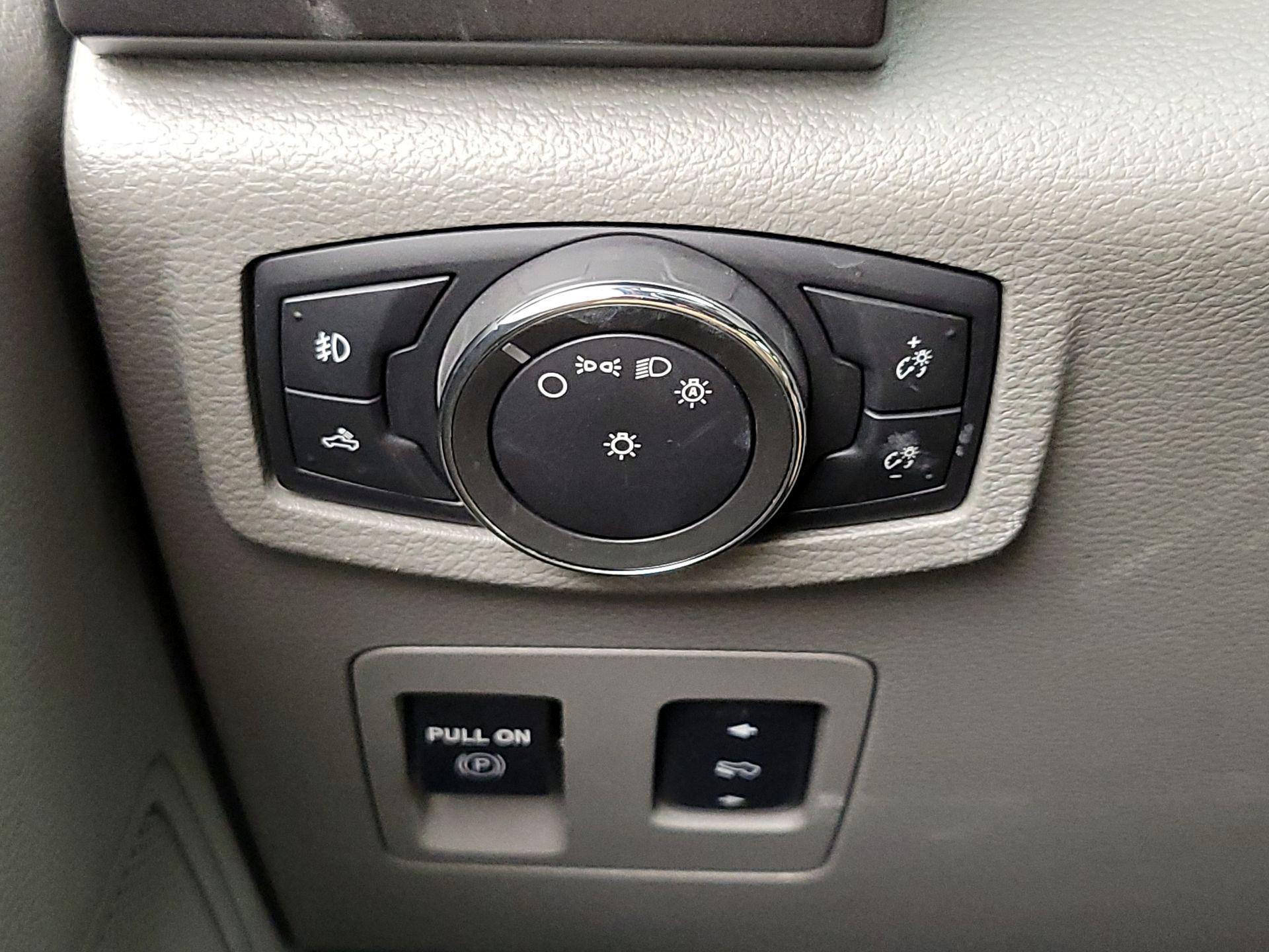 Thumbnail: 2016 Ford F-150 - 13