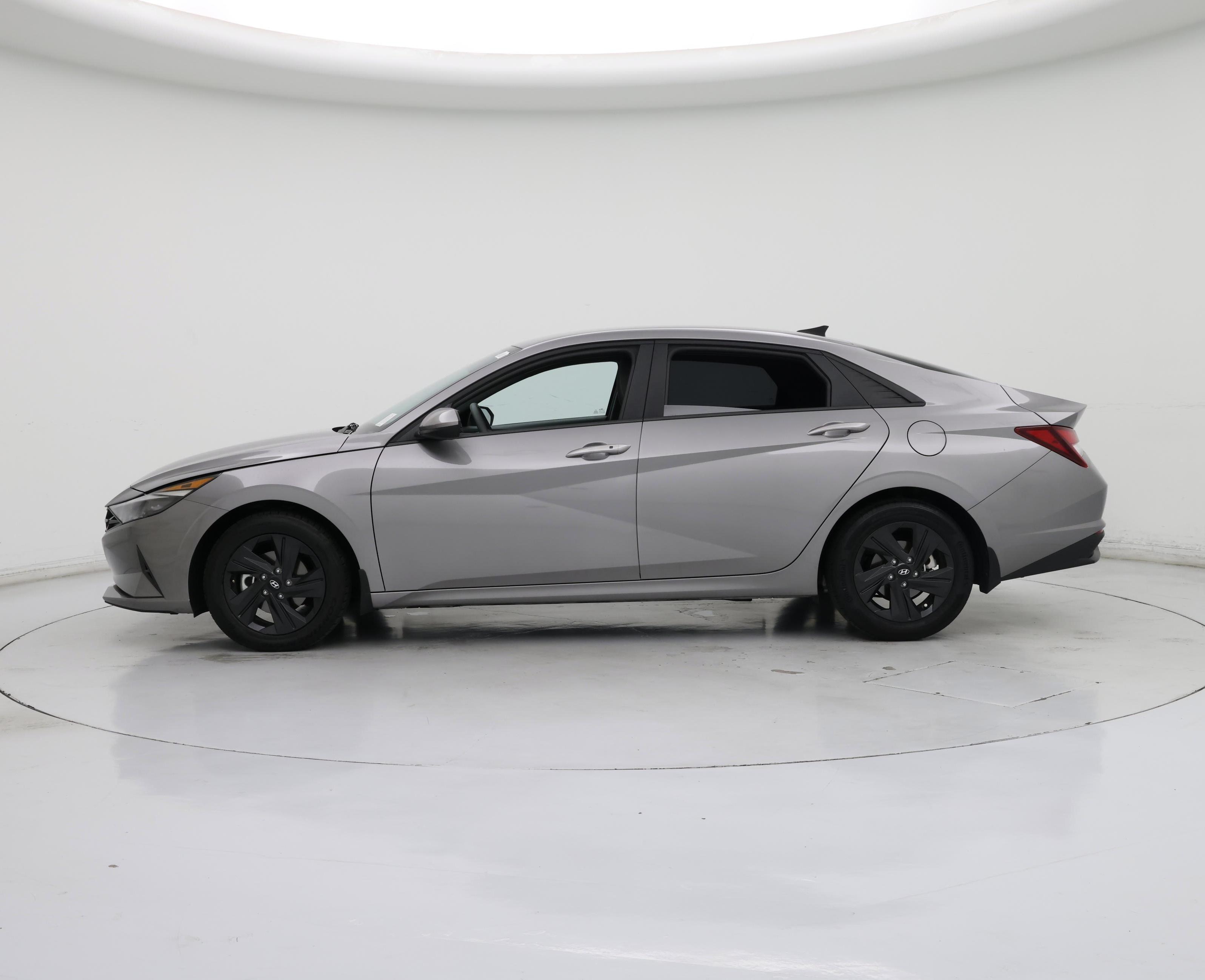 Thumbnail: 2023 Hyundai Elantra - 3