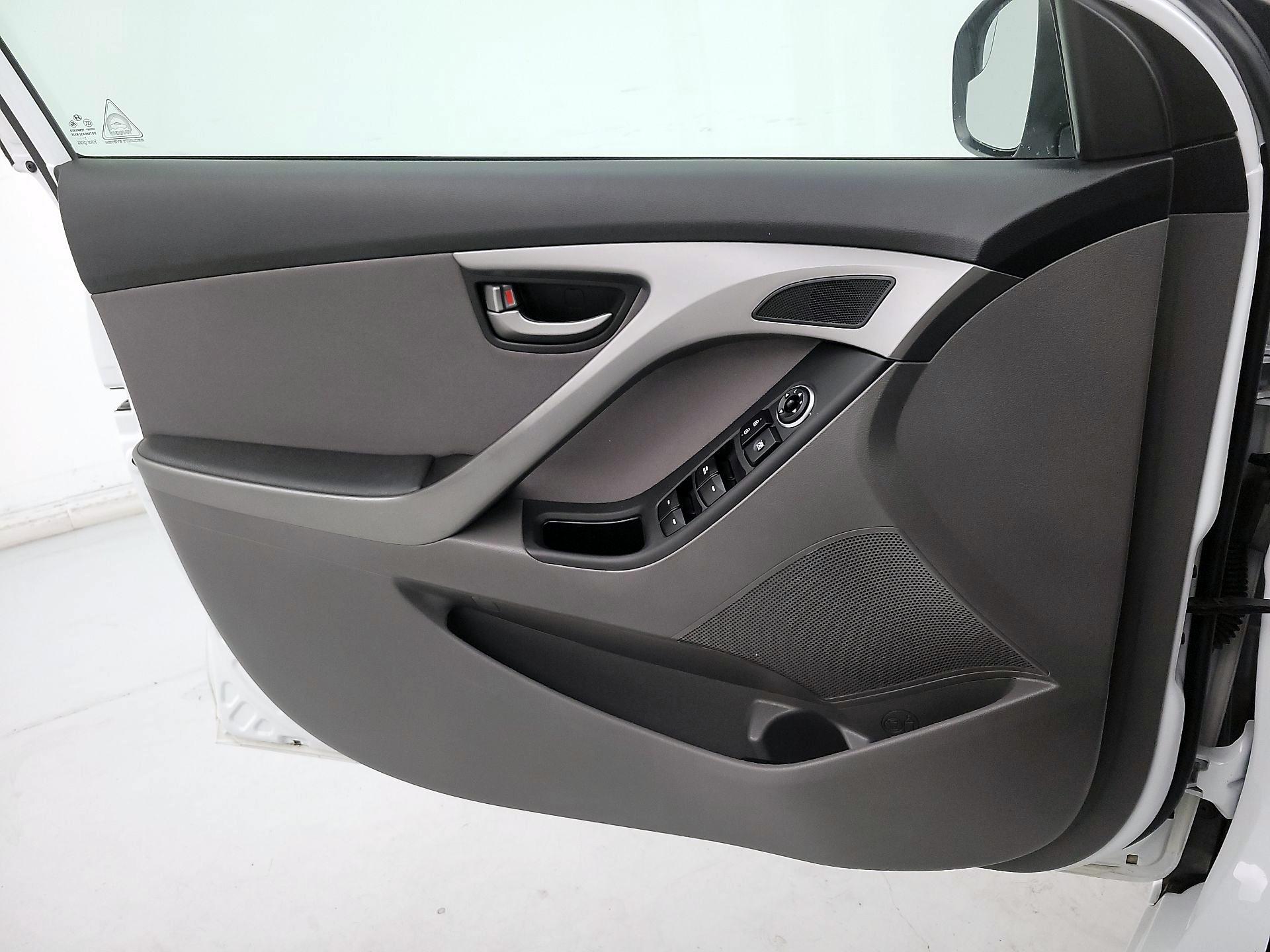 Thumbnail: 2016 Hyundai Elantra - 12