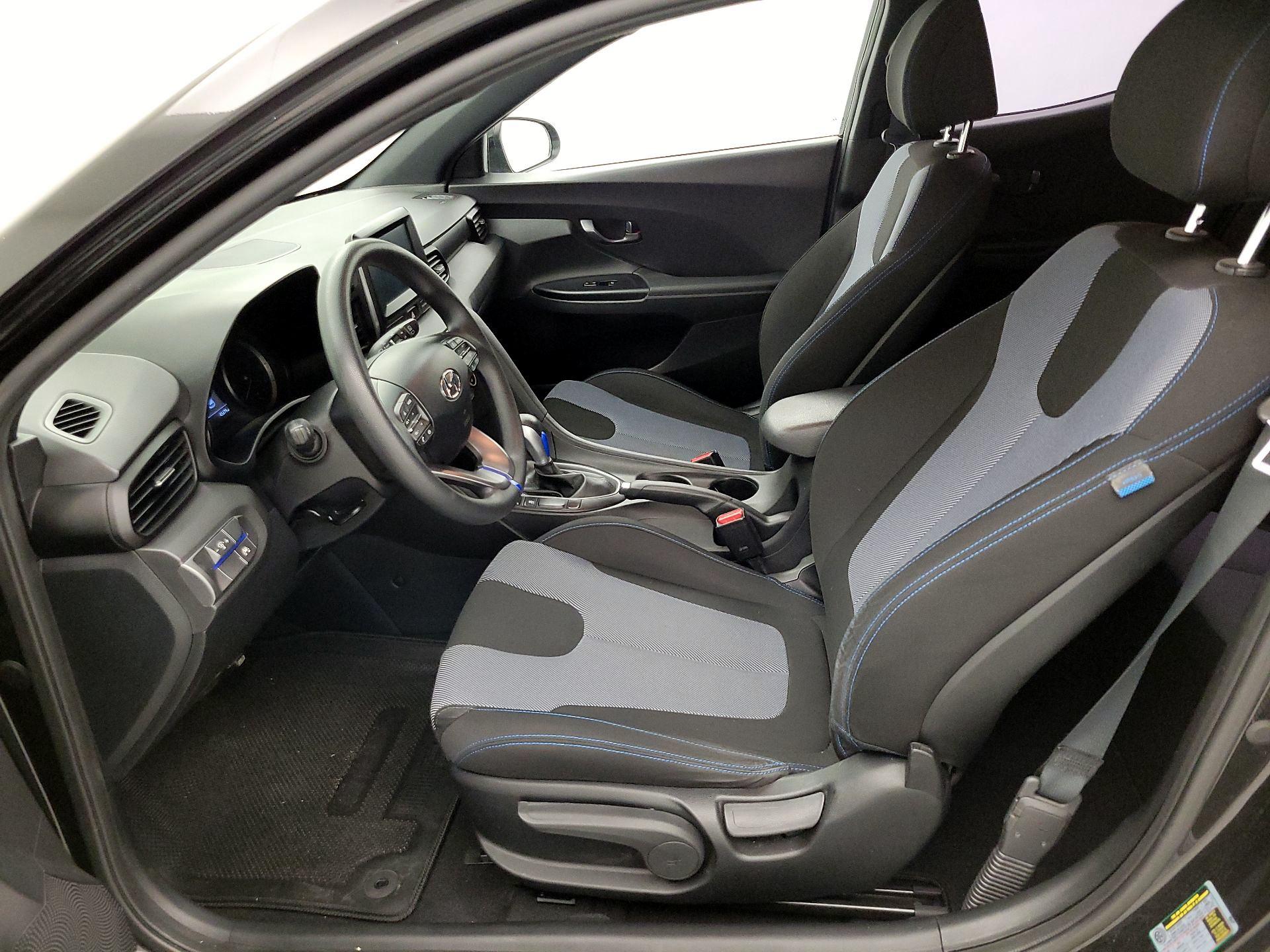 Thumbnail: 2019 Hyundai Veloster - 11