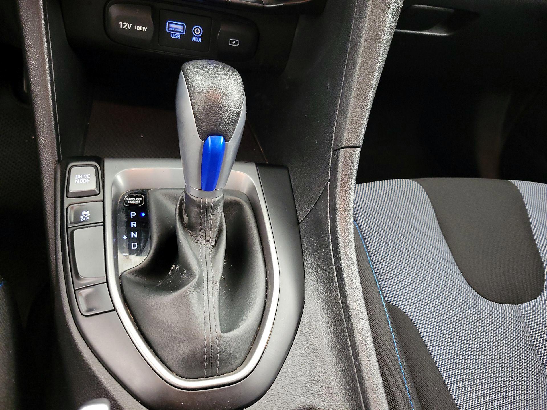 Thumbnail: 2019 Hyundai Veloster - 17