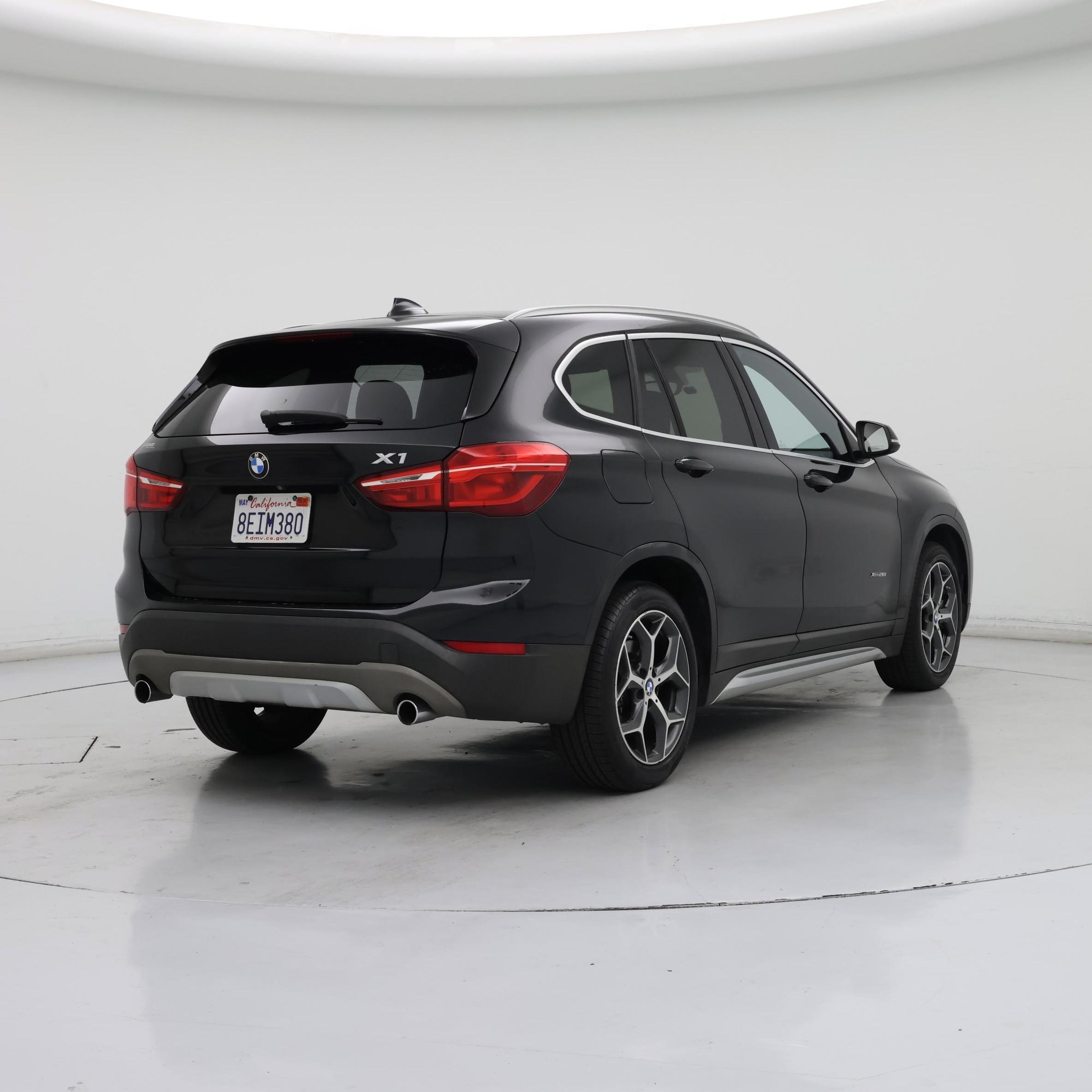 Thumbnail: 2018 BMW X1 - 8