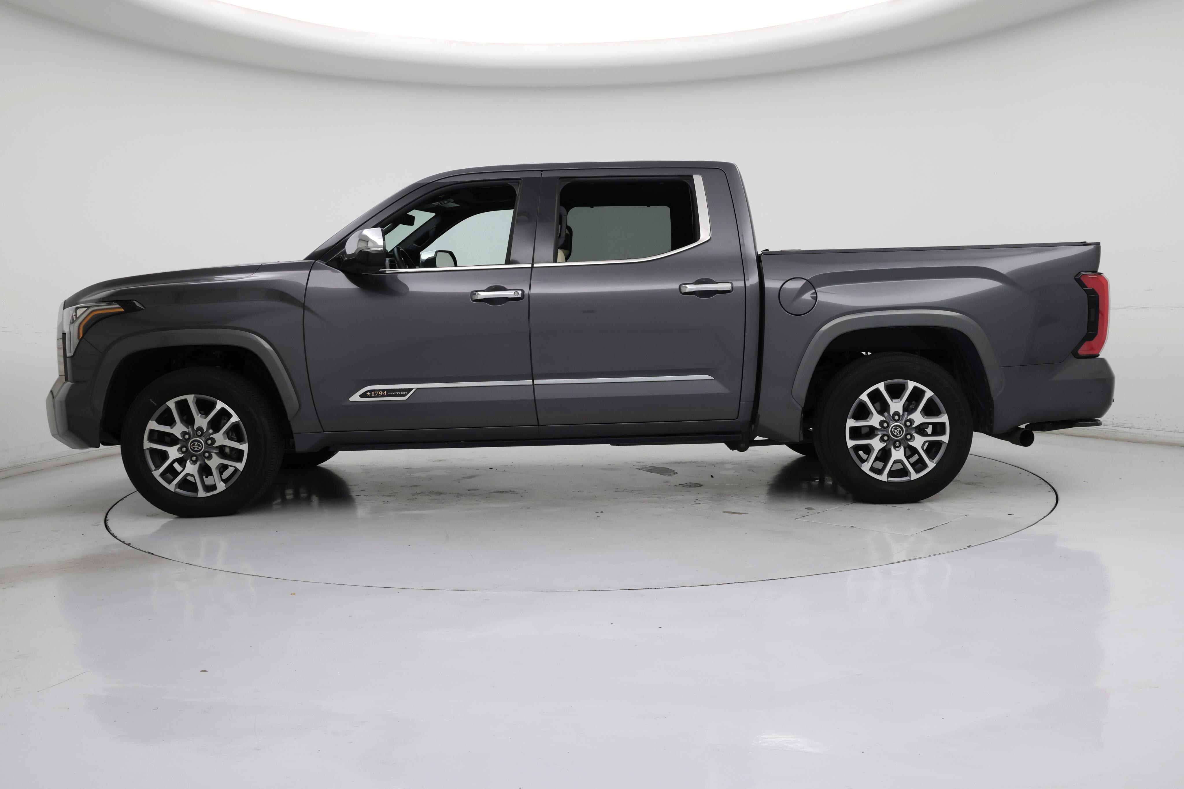 Thumbnail: 2022 Toyota Tundra - 3
