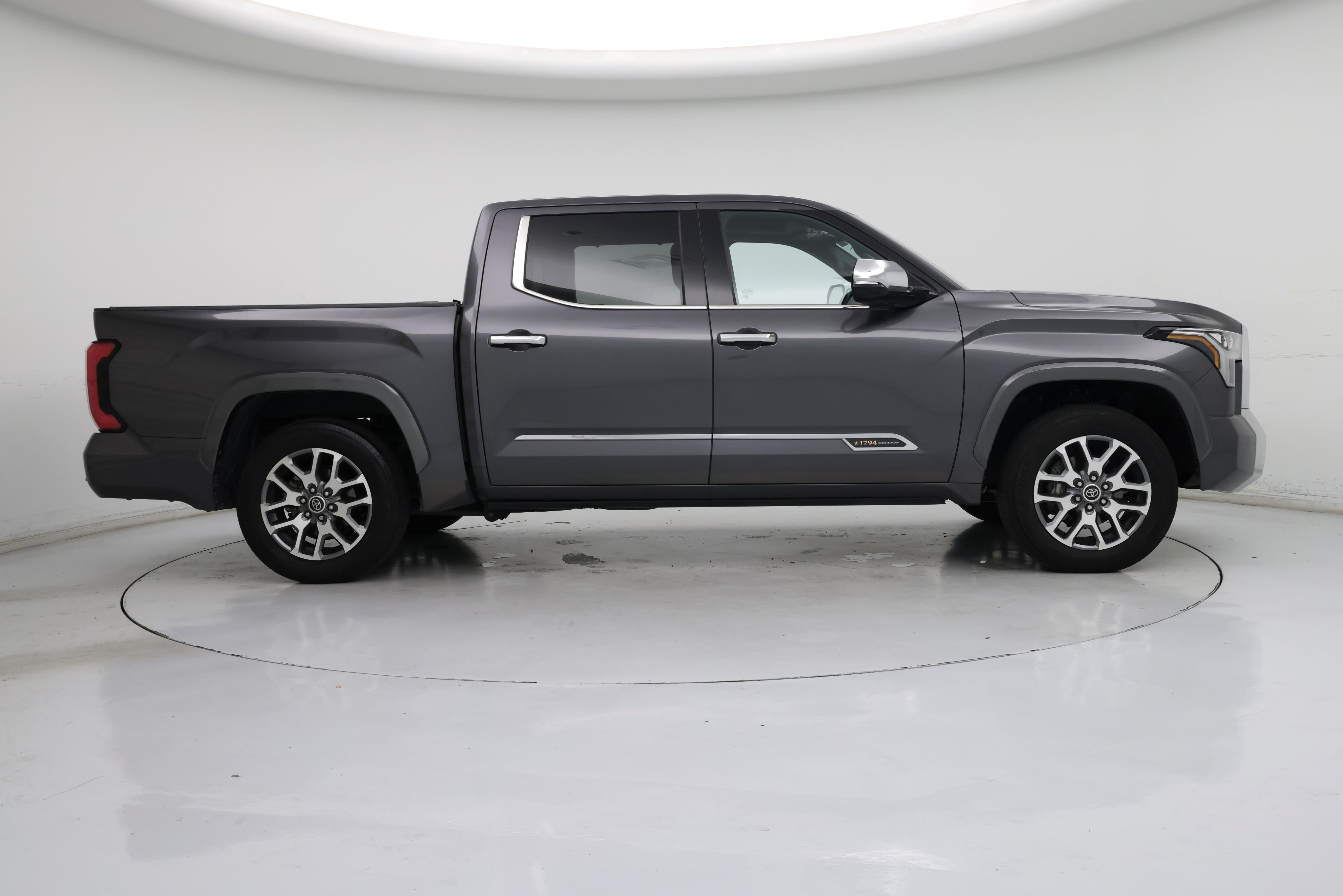 Thumbnail: 2022 Toyota Tundra - 7