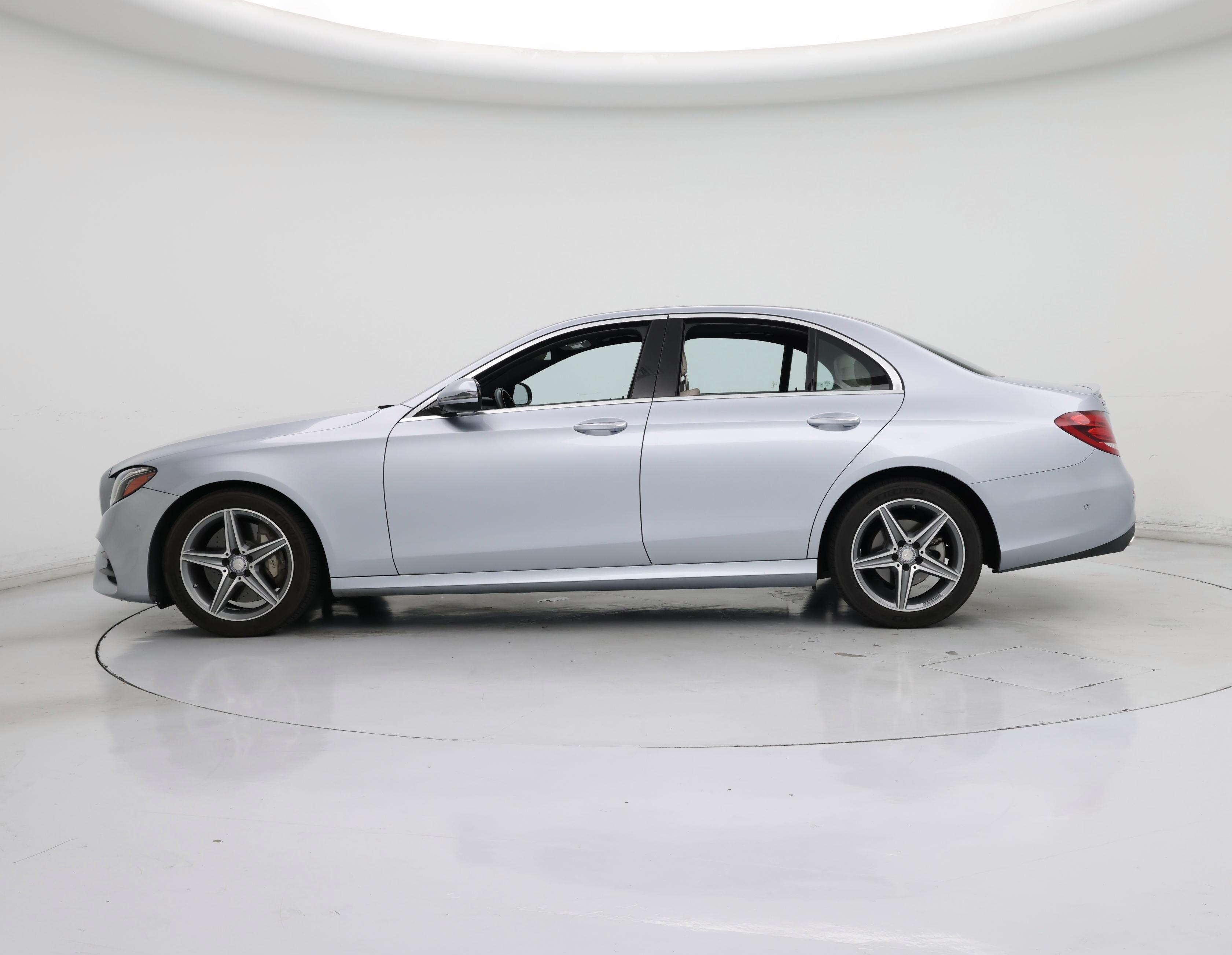 Thumbnail: 2017 Mercedes-Benz E-Class - 3