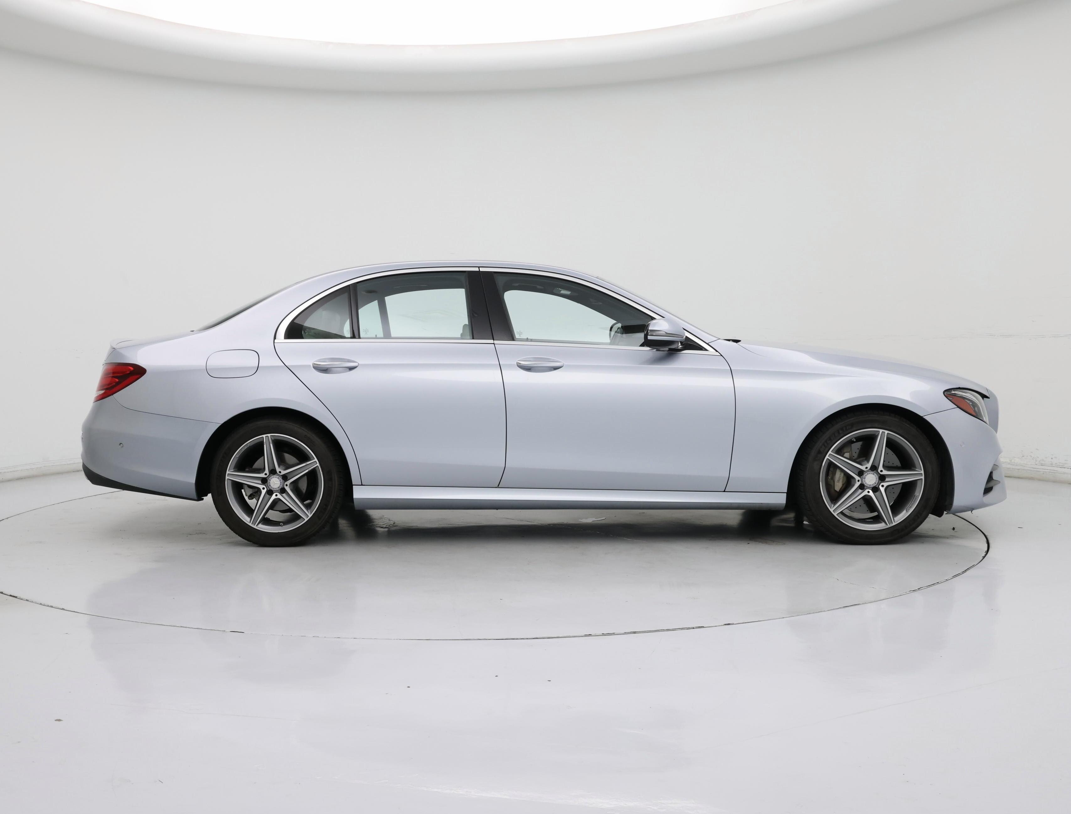 Thumbnail: 2017 Mercedes-Benz E-Class - 7