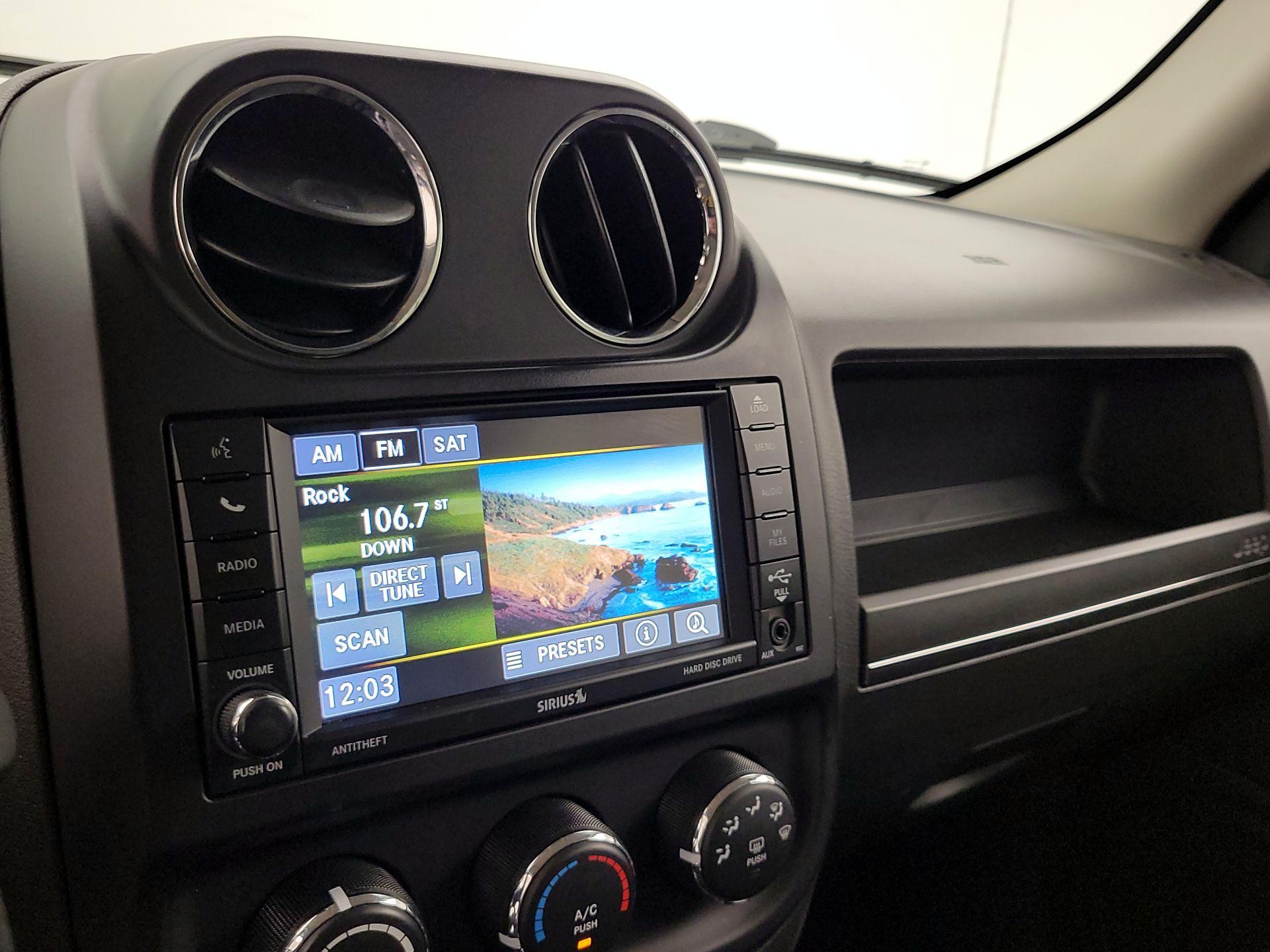 Thumbnail: 2016 Jeep Patriot - 14