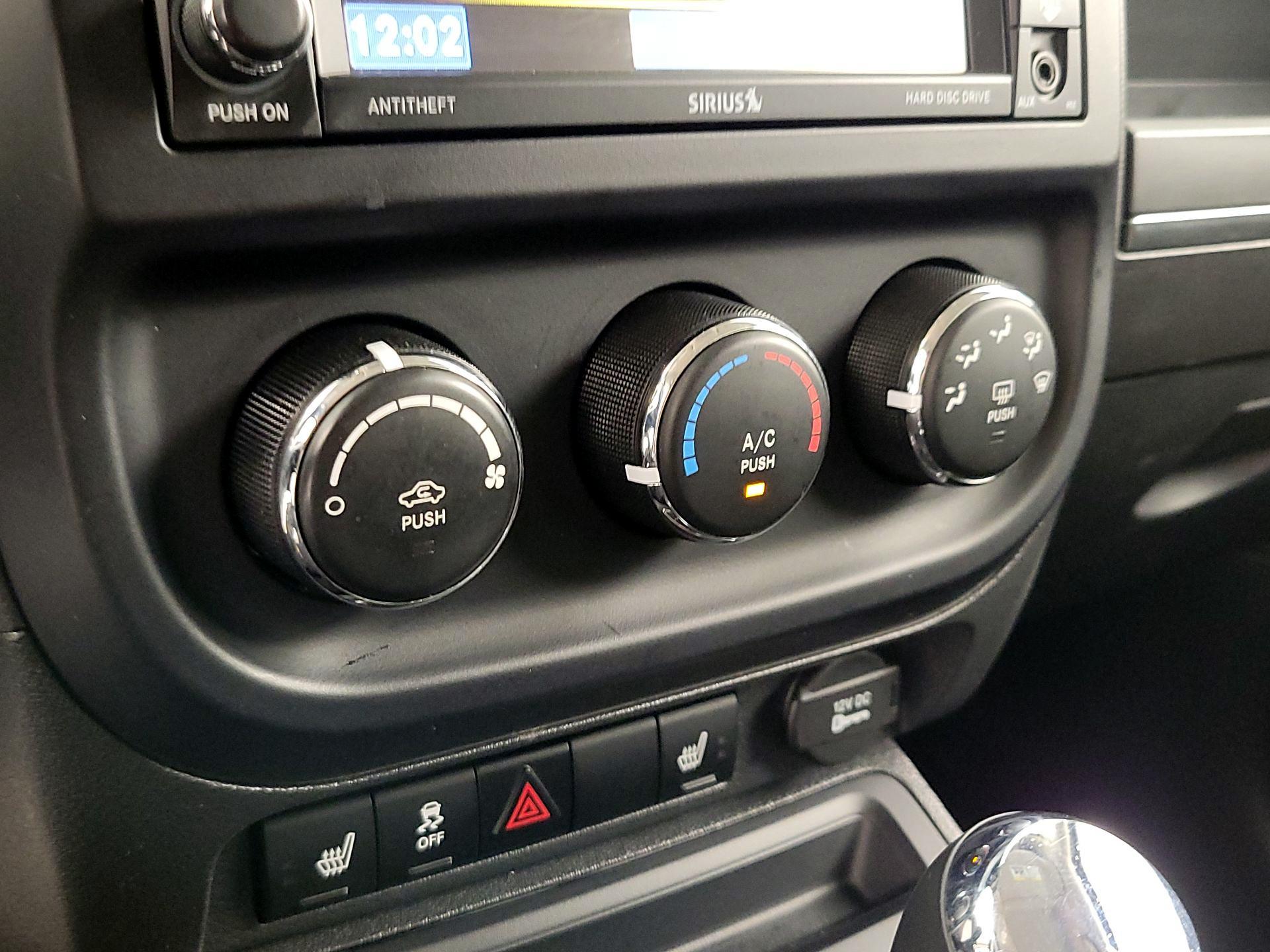 Thumbnail: 2016 Jeep Patriot - 15