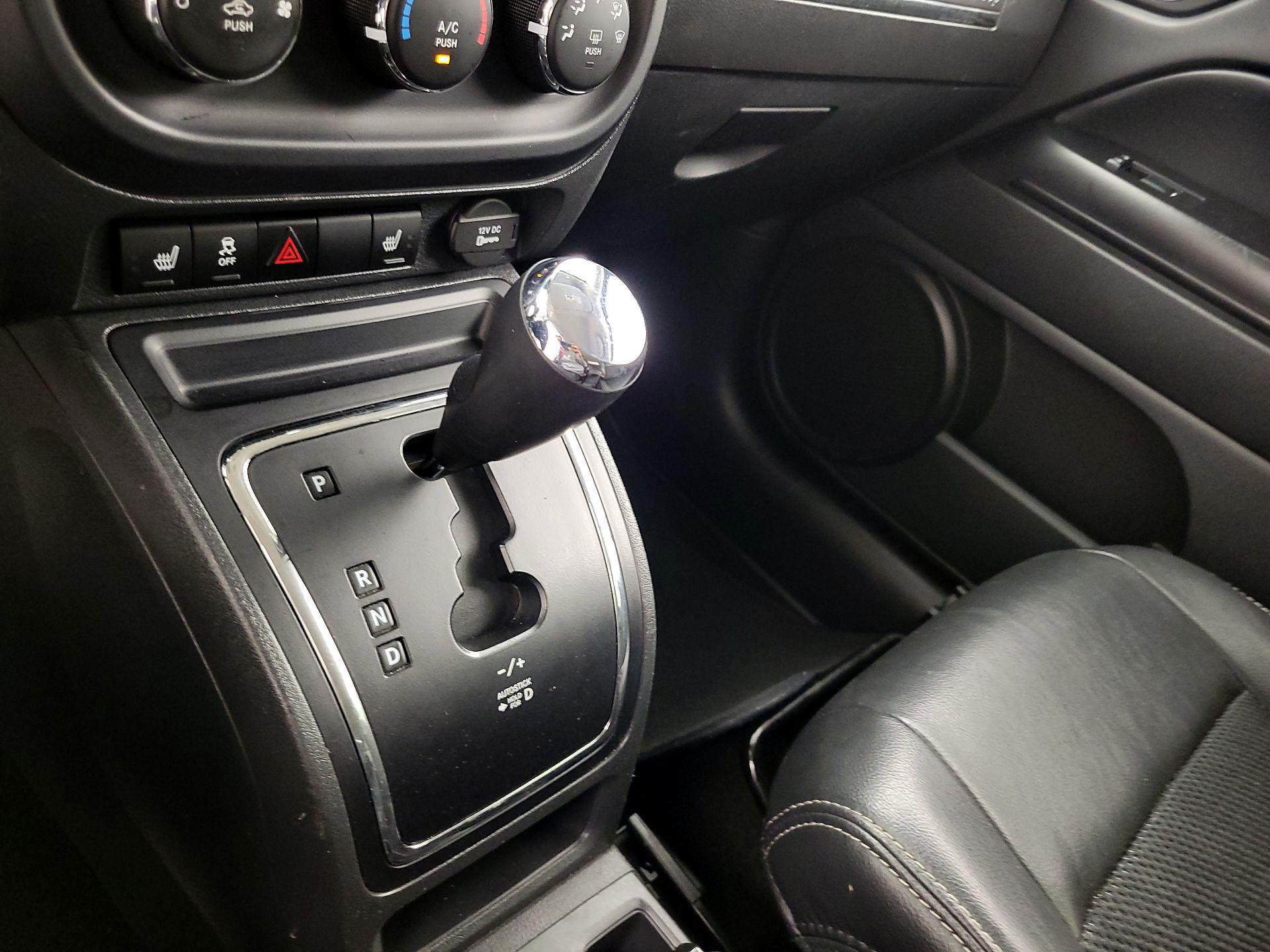 Thumbnail: 2016 Jeep Patriot - 16