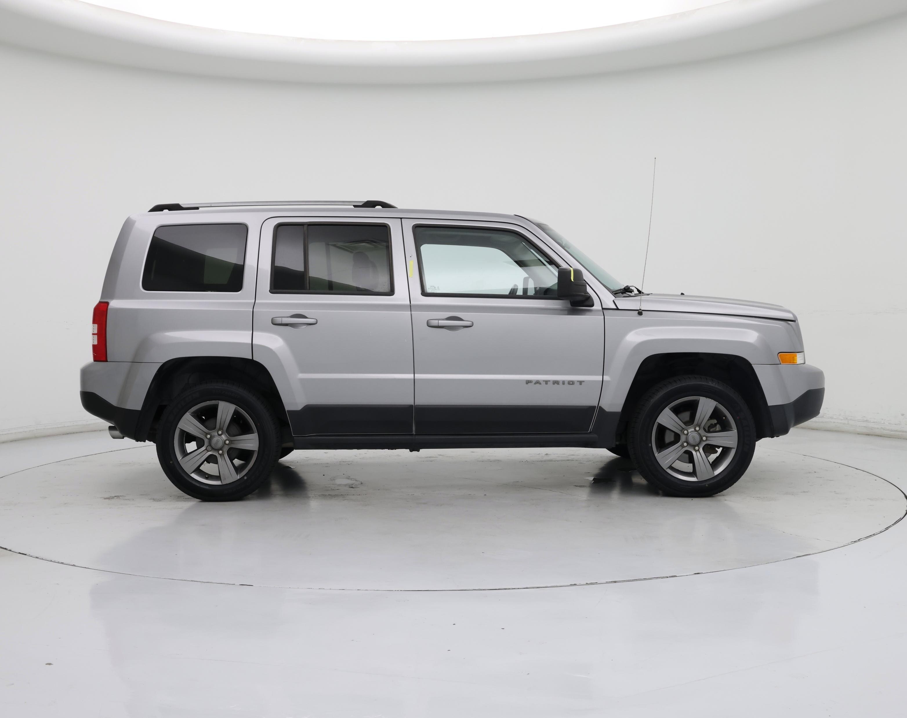 Thumbnail: 2016 Jeep Patriot - 7
