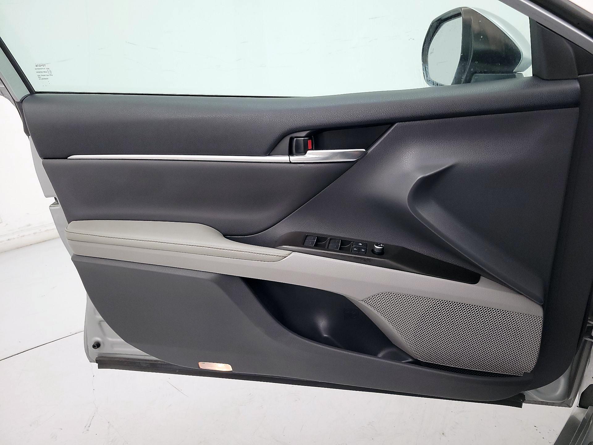 Thumbnail: 2021 Toyota Camry - 12