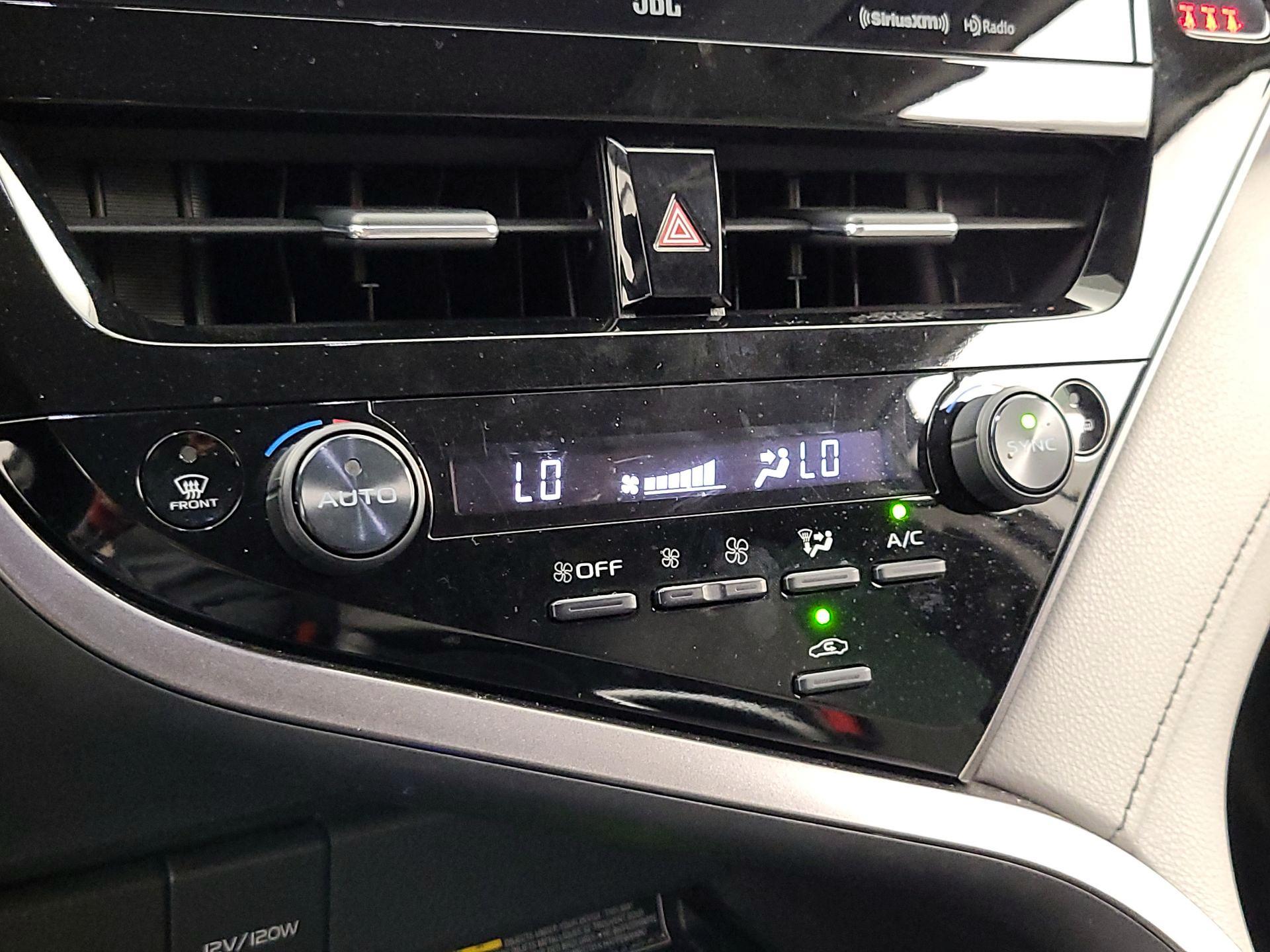 Thumbnail: 2021 Toyota Camry - 16