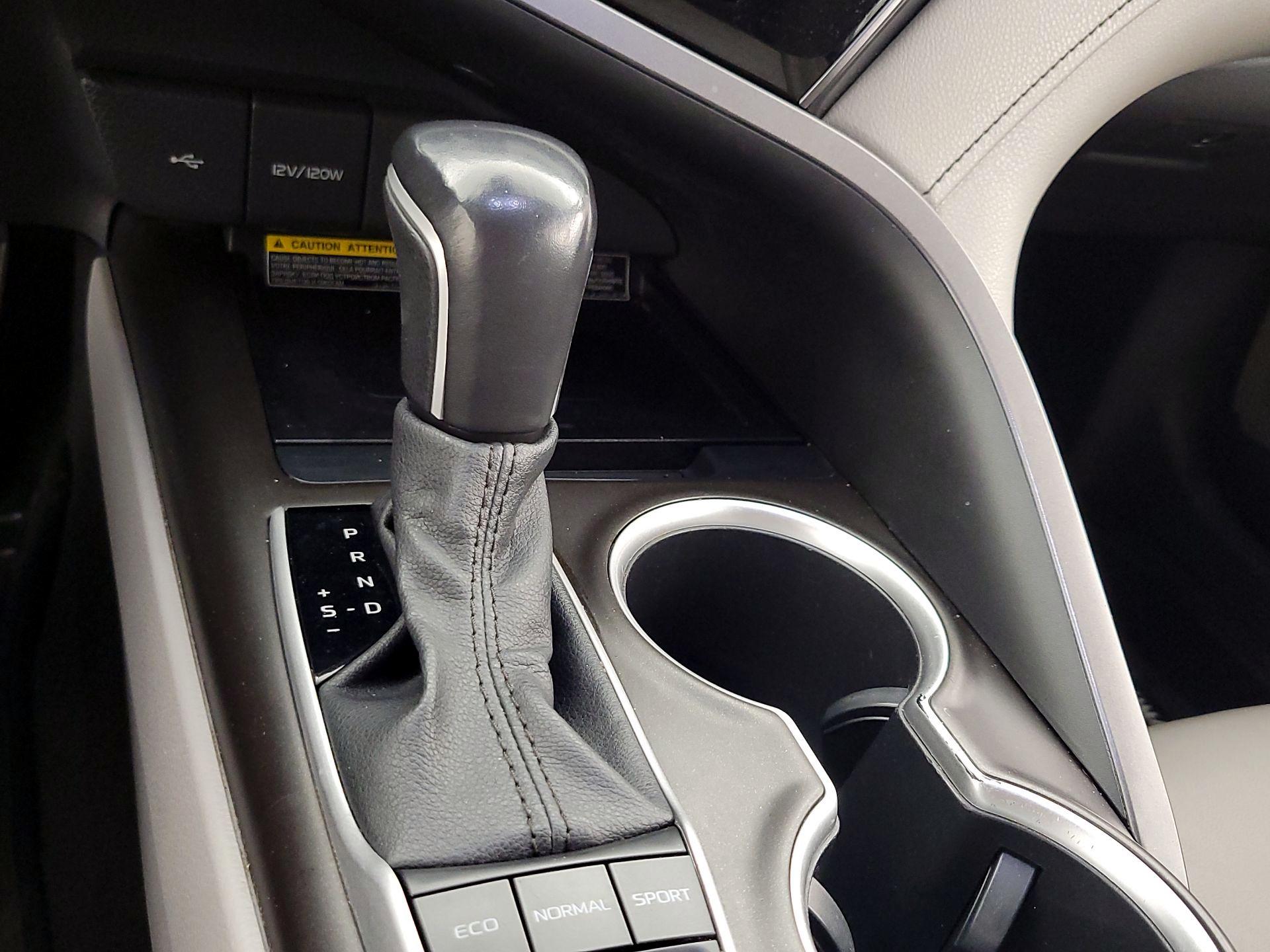 Thumbnail: 2021 Toyota Camry - 17
