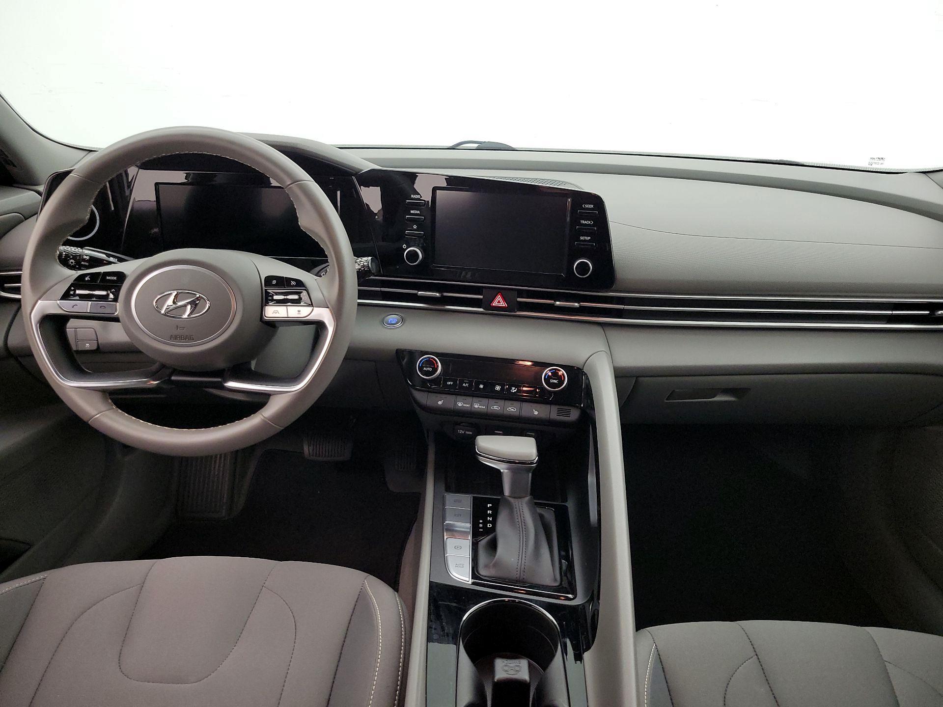 Thumbnail: 2022 Hyundai Elantra - 9